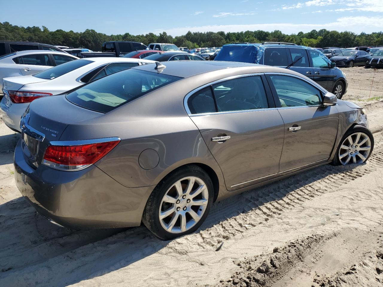 Photo 2 VIN: 1G4GE5EVXAF256383 - BUICK LACROSSE 