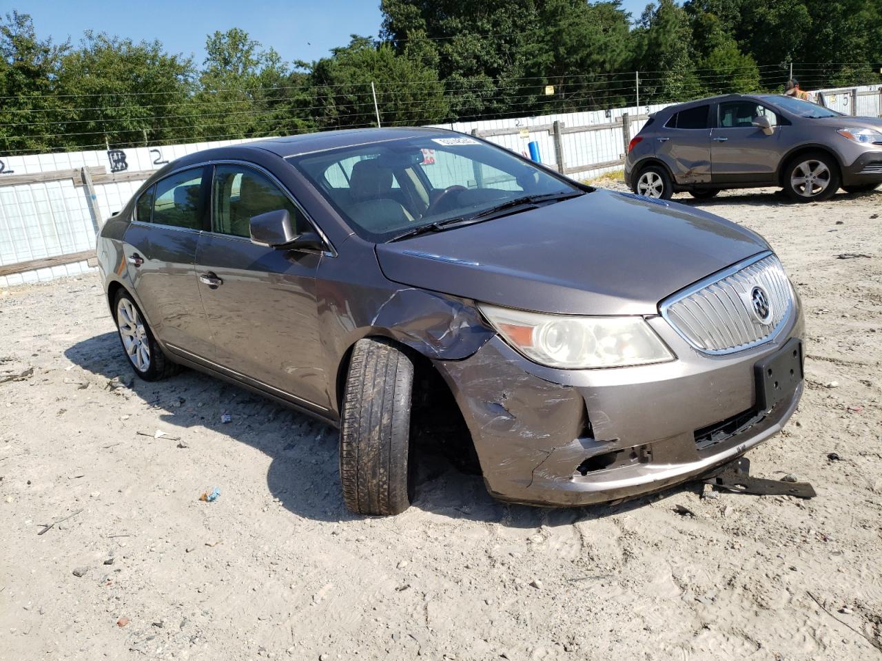 Photo 3 VIN: 1G4GE5EVXAF256383 - BUICK LACROSSE 