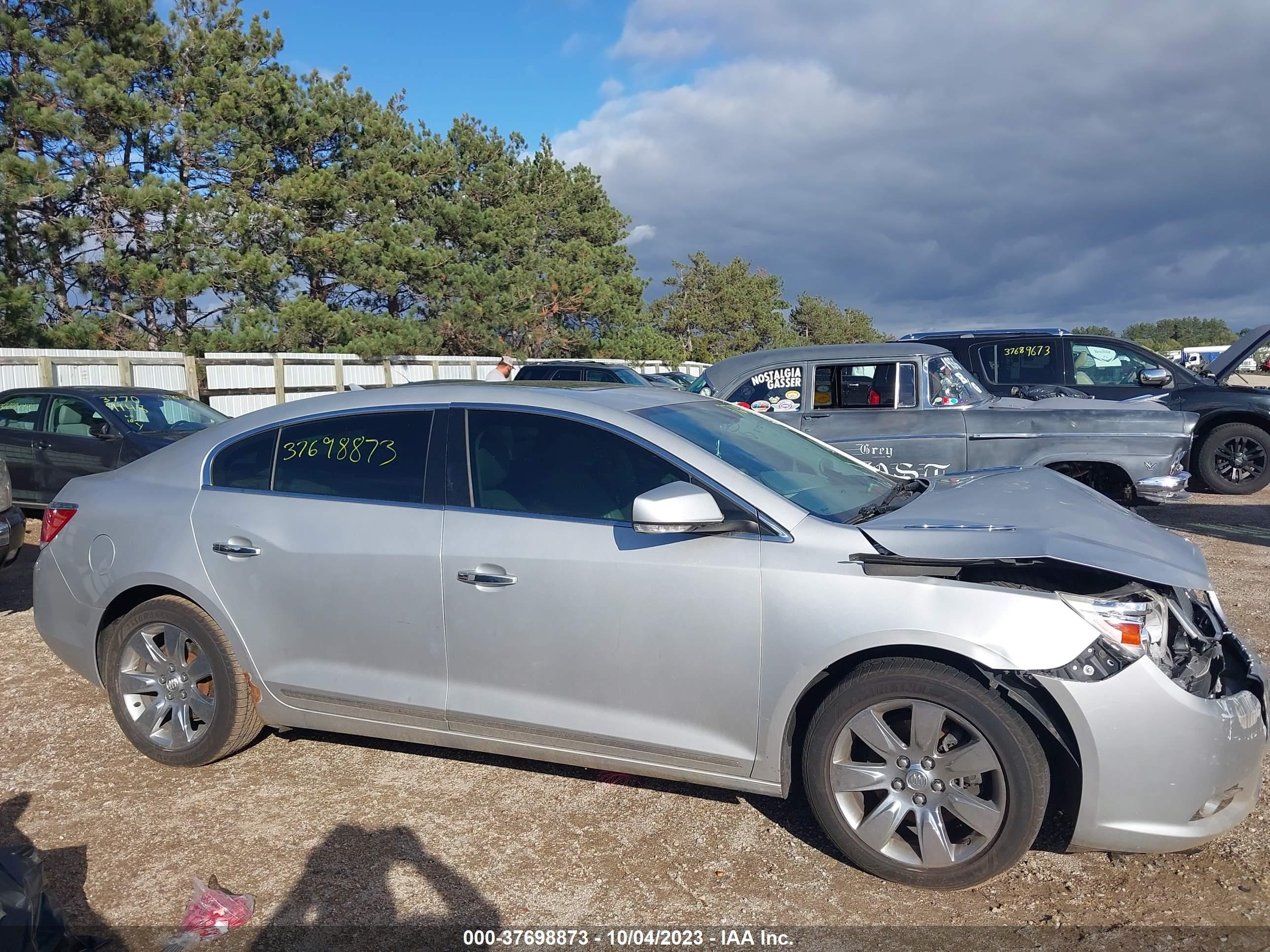 Photo 12 VIN: 1G4GE5GD2BF167784 - BUICK LACROSSE 