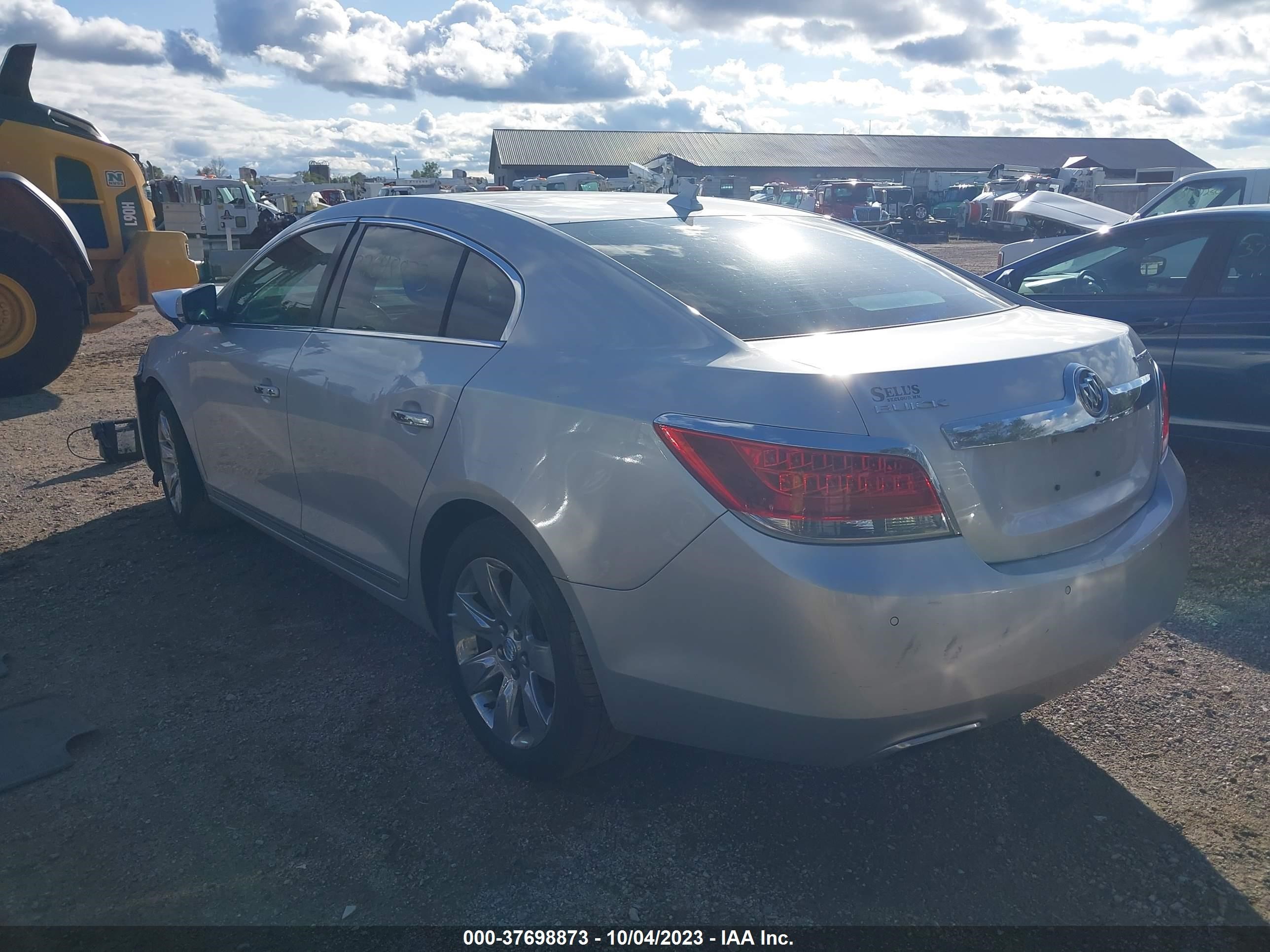 Photo 2 VIN: 1G4GE5GD2BF167784 - BUICK LACROSSE 