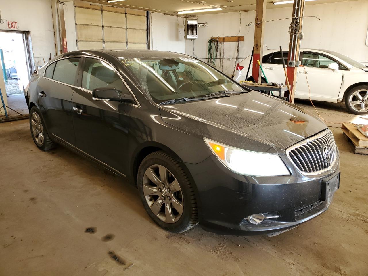 Photo 3 VIN: 1G4GF5E36DF224319 - BUICK LACROSSE 