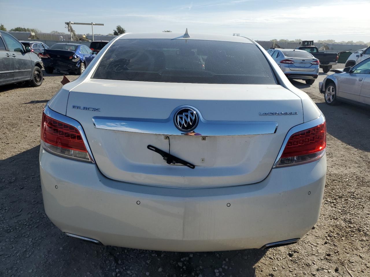 Photo 5 VIN: 1G4GF5E3XCF238433 - BUICK LACROSSE 