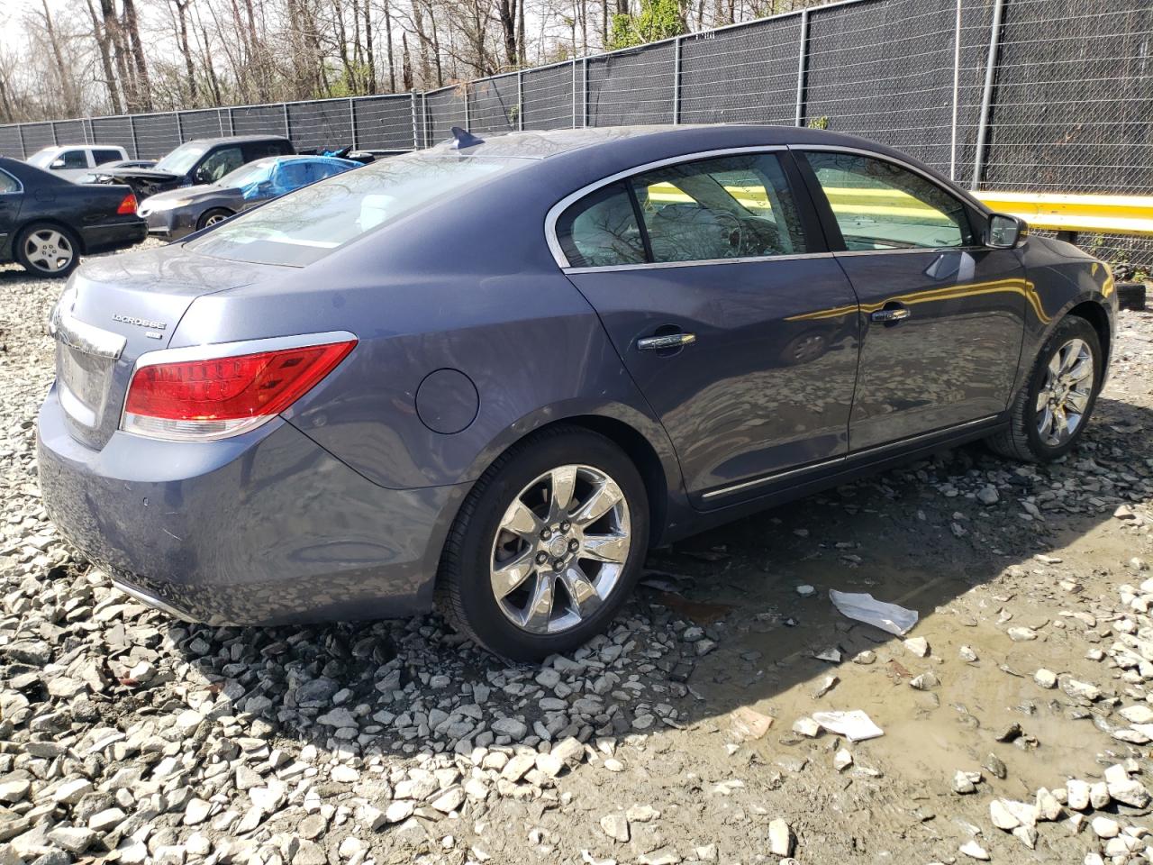 Photo 2 VIN: 1G4GG5E38DF171541 - BUICK LACROSSE 