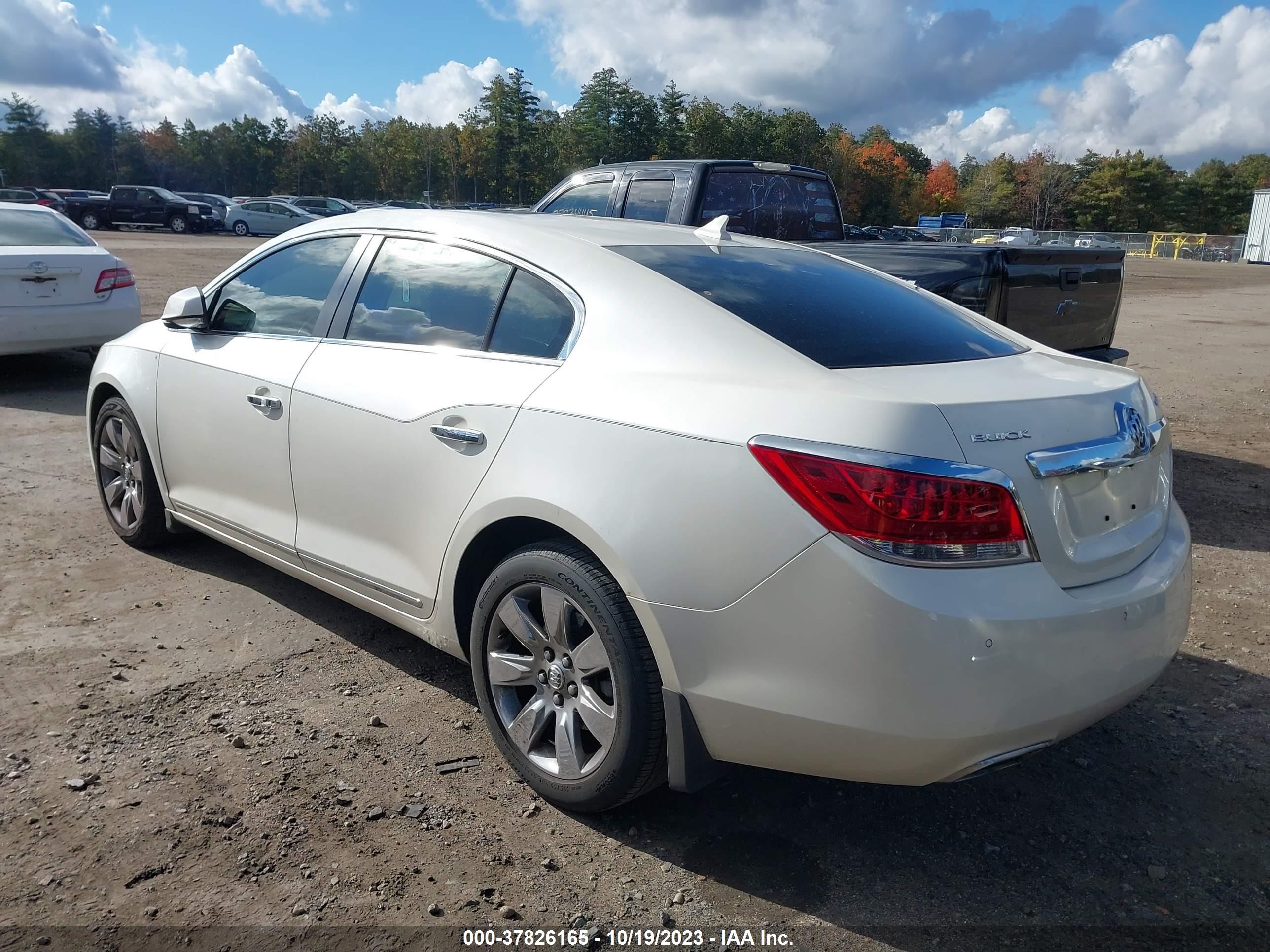 Photo 2 VIN: 1G4GH5E3XCF132266 - BUICK LACROSSE 