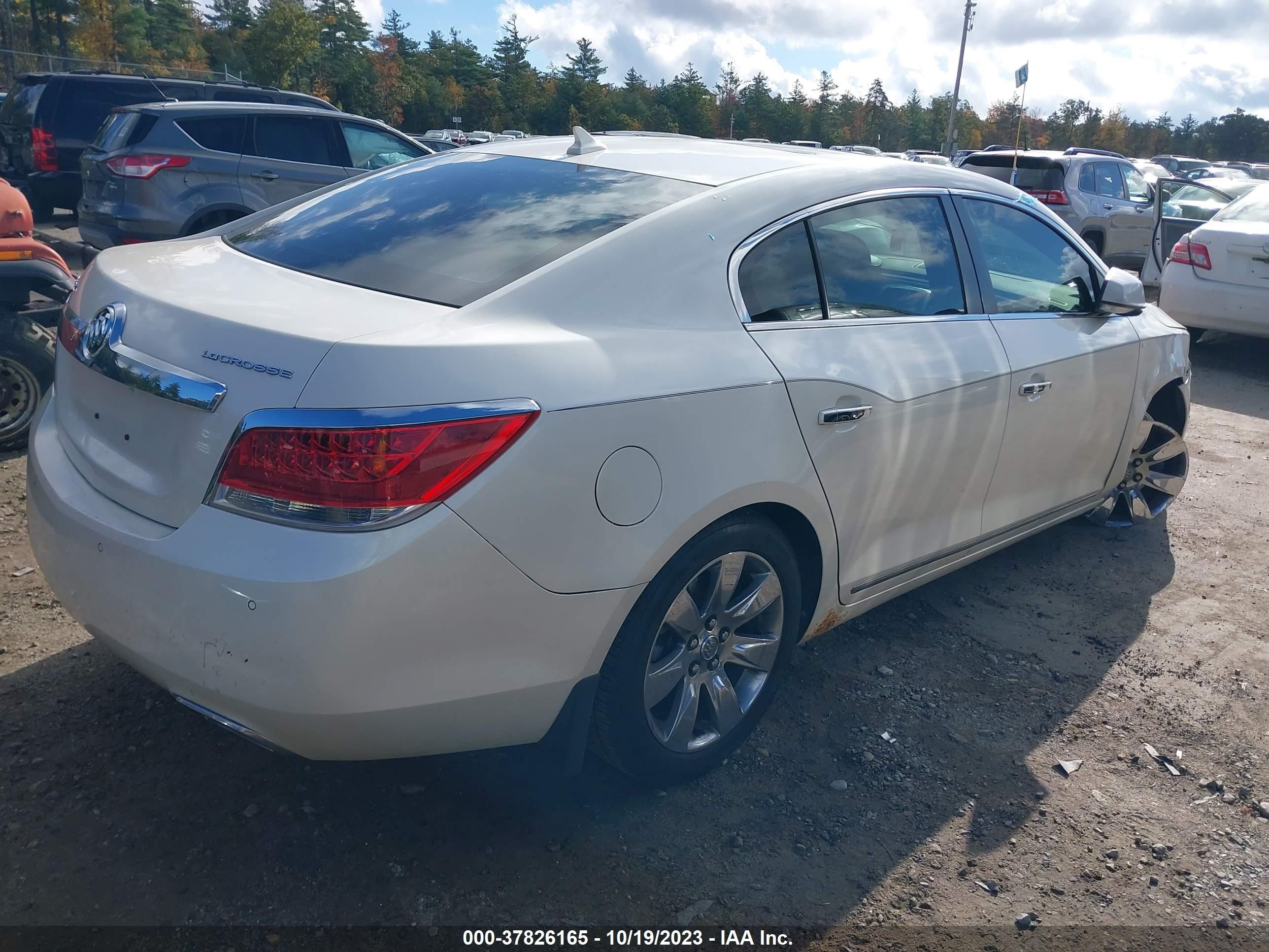 Photo 3 VIN: 1G4GH5E3XCF132266 - BUICK LACROSSE 