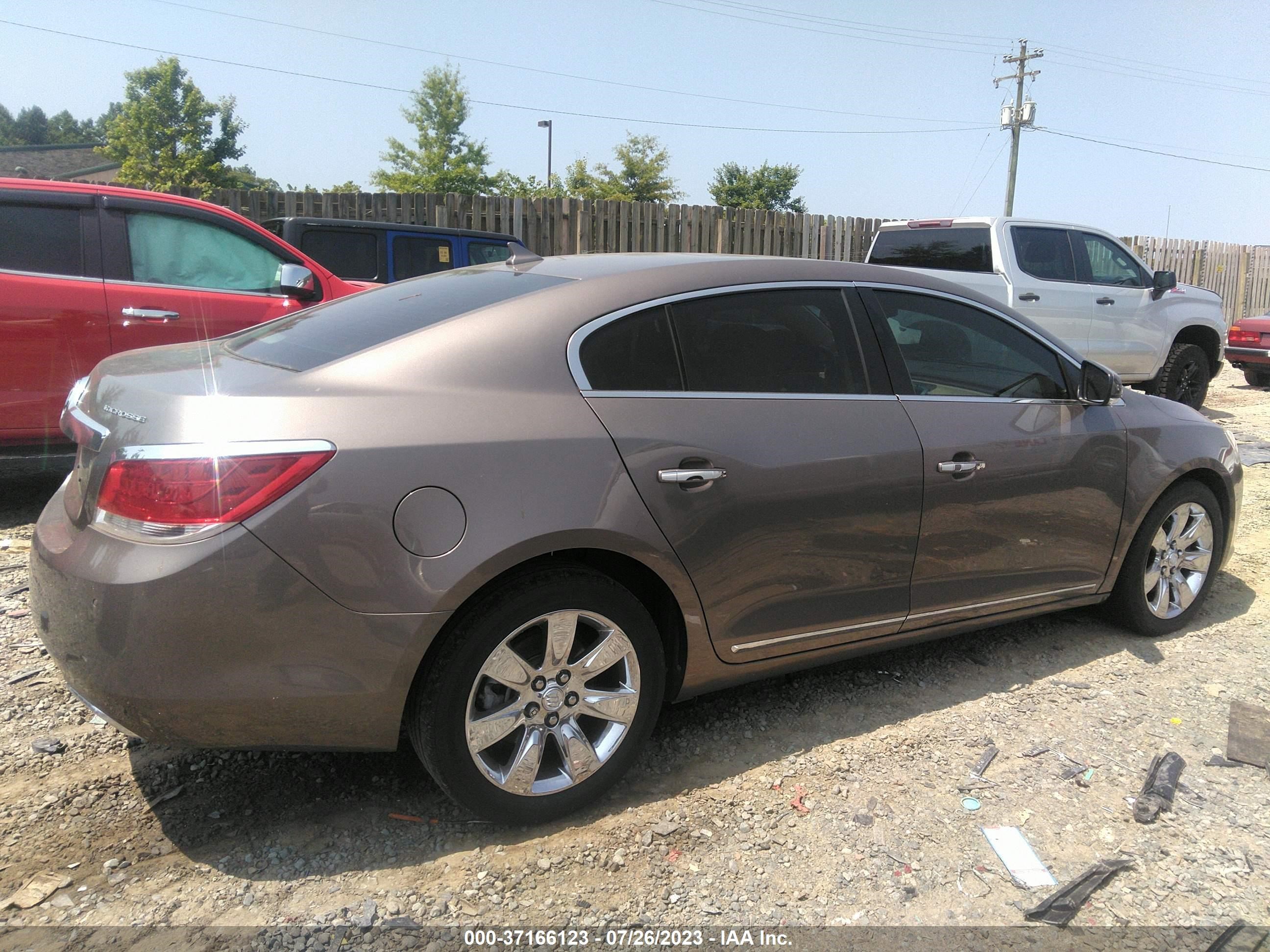 Photo 12 VIN: 1G4GH5G32CF139029 - BUICK LACROSSE 