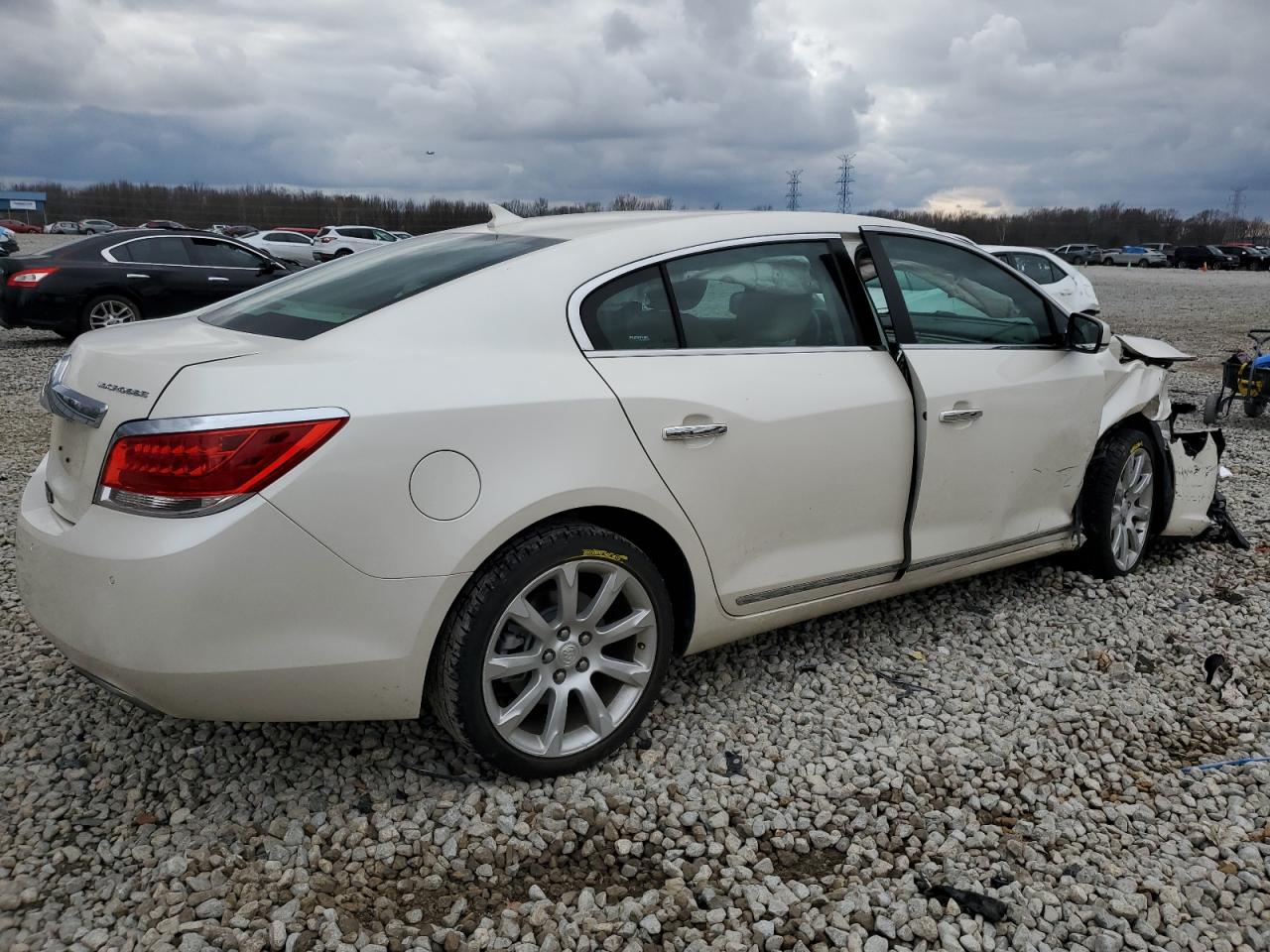 Photo 2 VIN: 1G4GJ5E31DF241558 - BUICK LACROSSE 