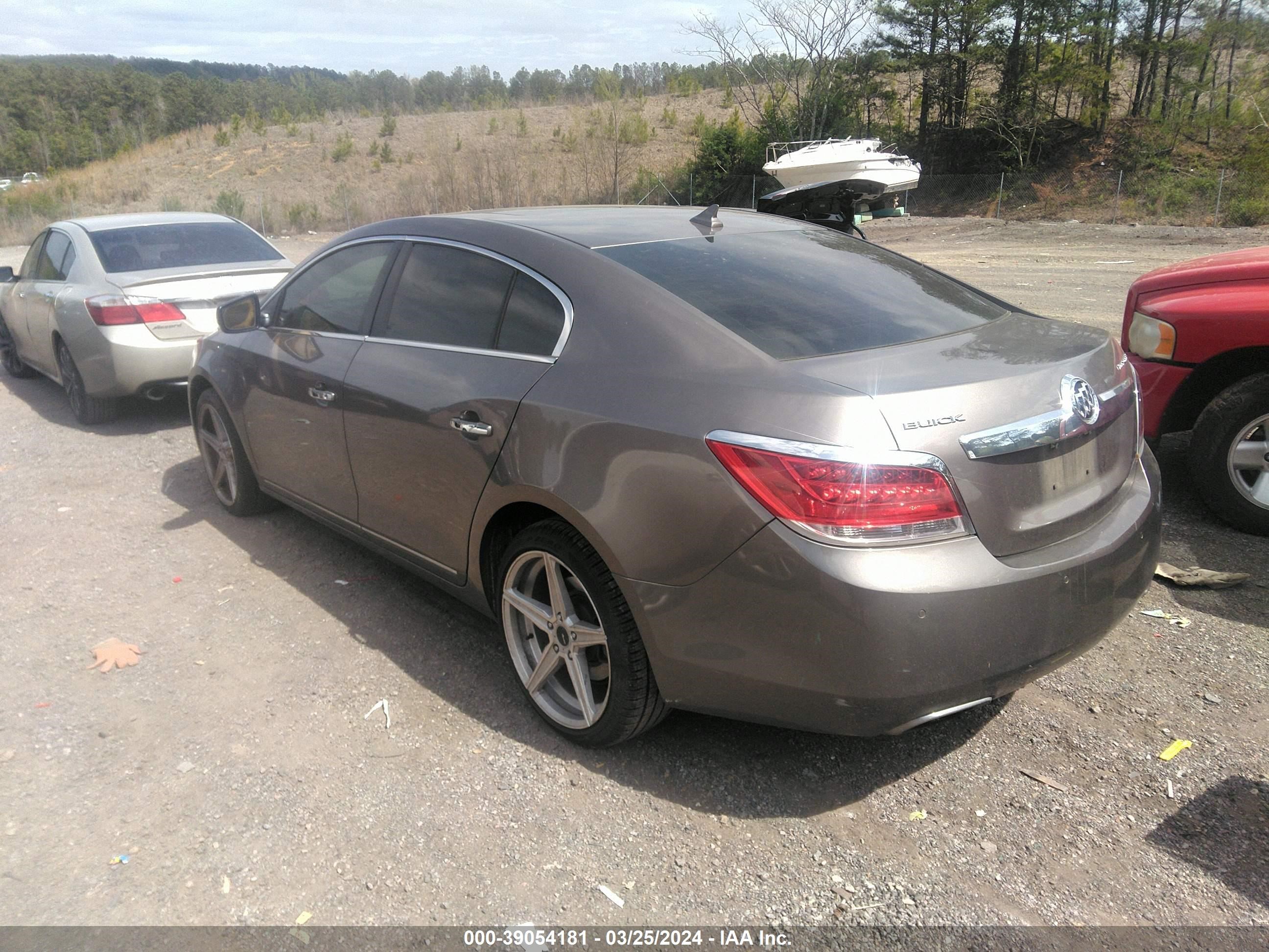 Photo 2 VIN: 1G4GJ5G32CF207107 - BUICK LACROSSE 