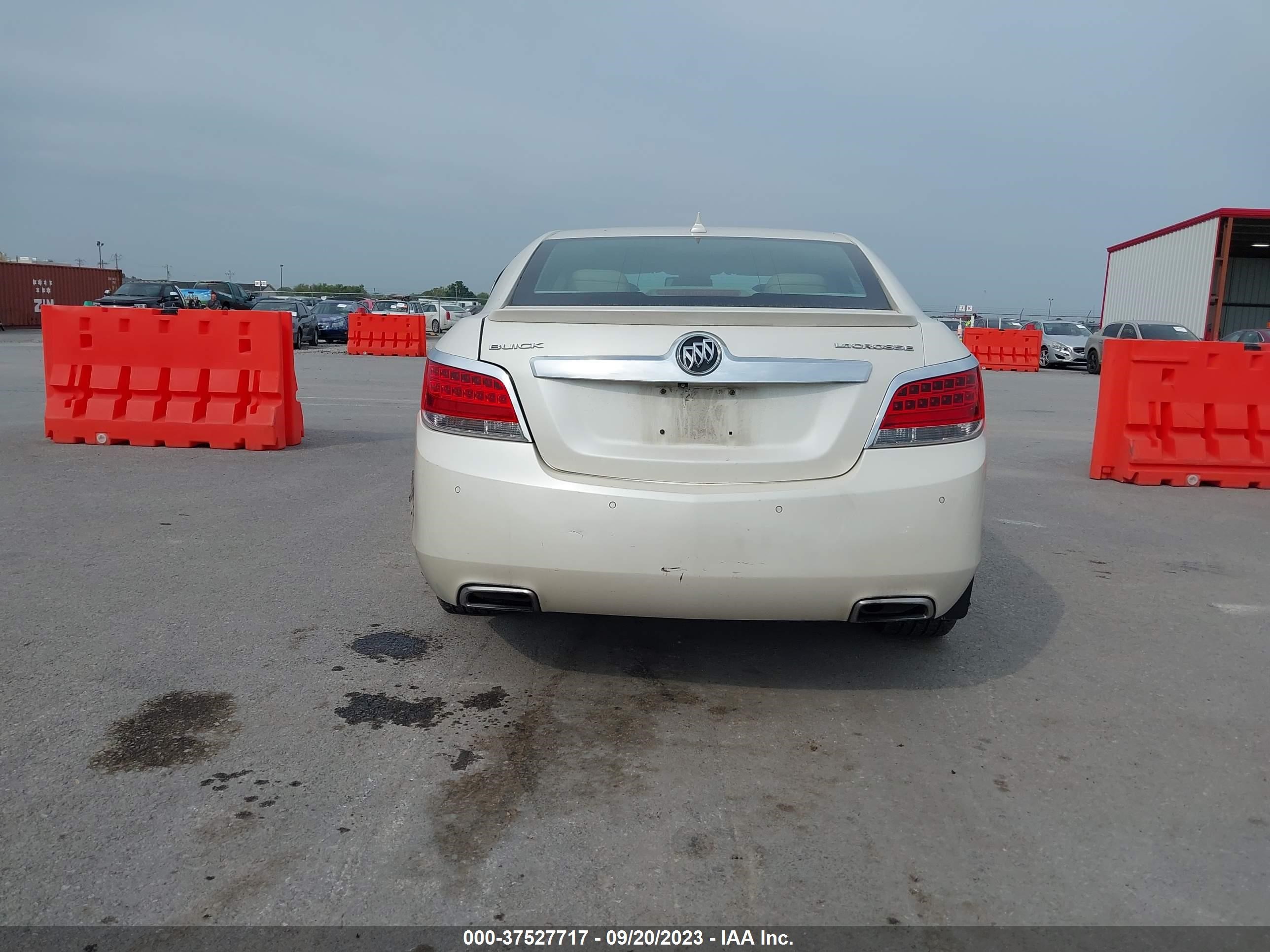 Photo 15 VIN: 1G4GJ5G35CF288703 - BUICK LACROSSE 