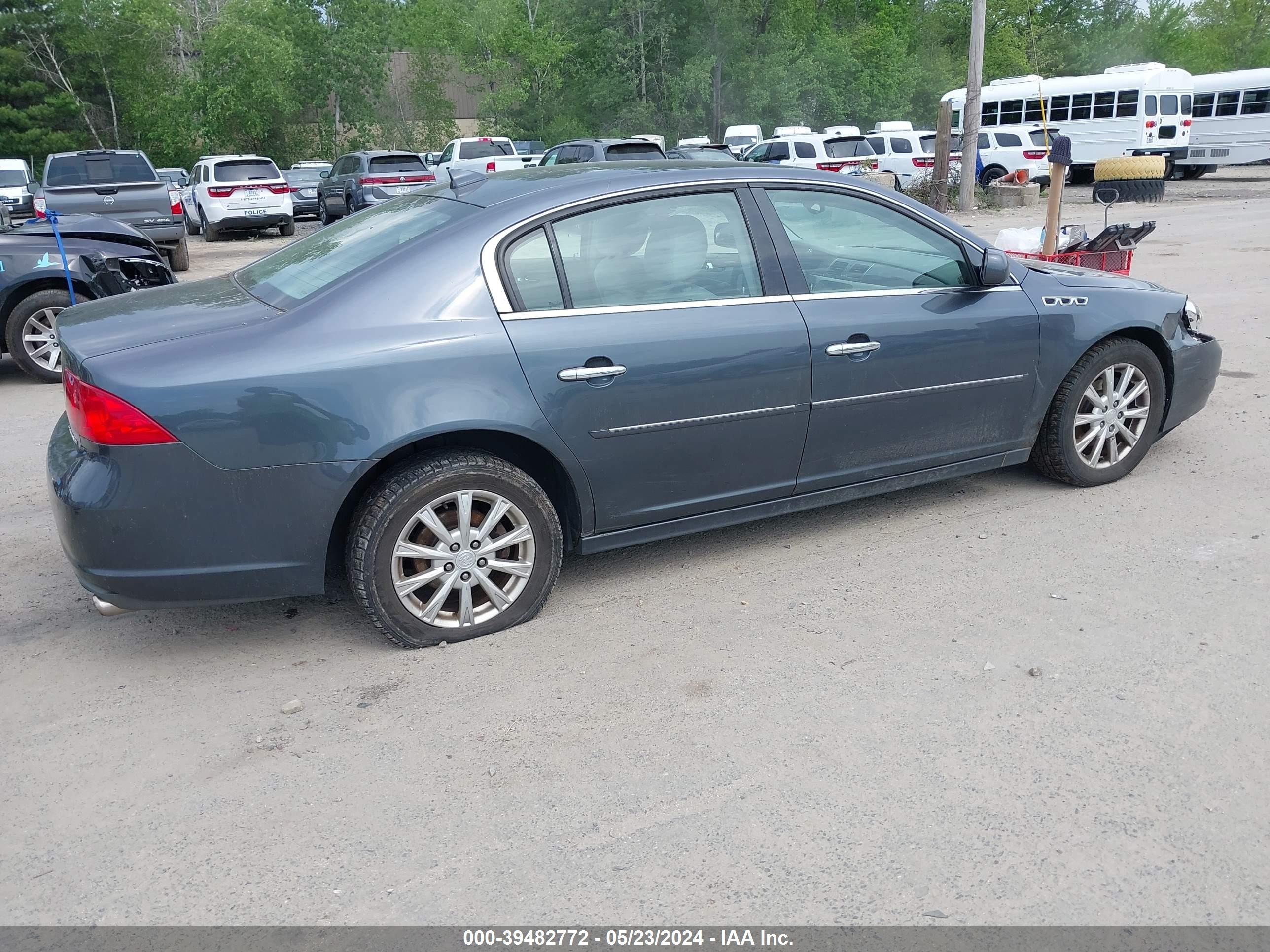 Photo 3 VIN: 1G4HA5E19AU136891 - BUICK LUCERNE 