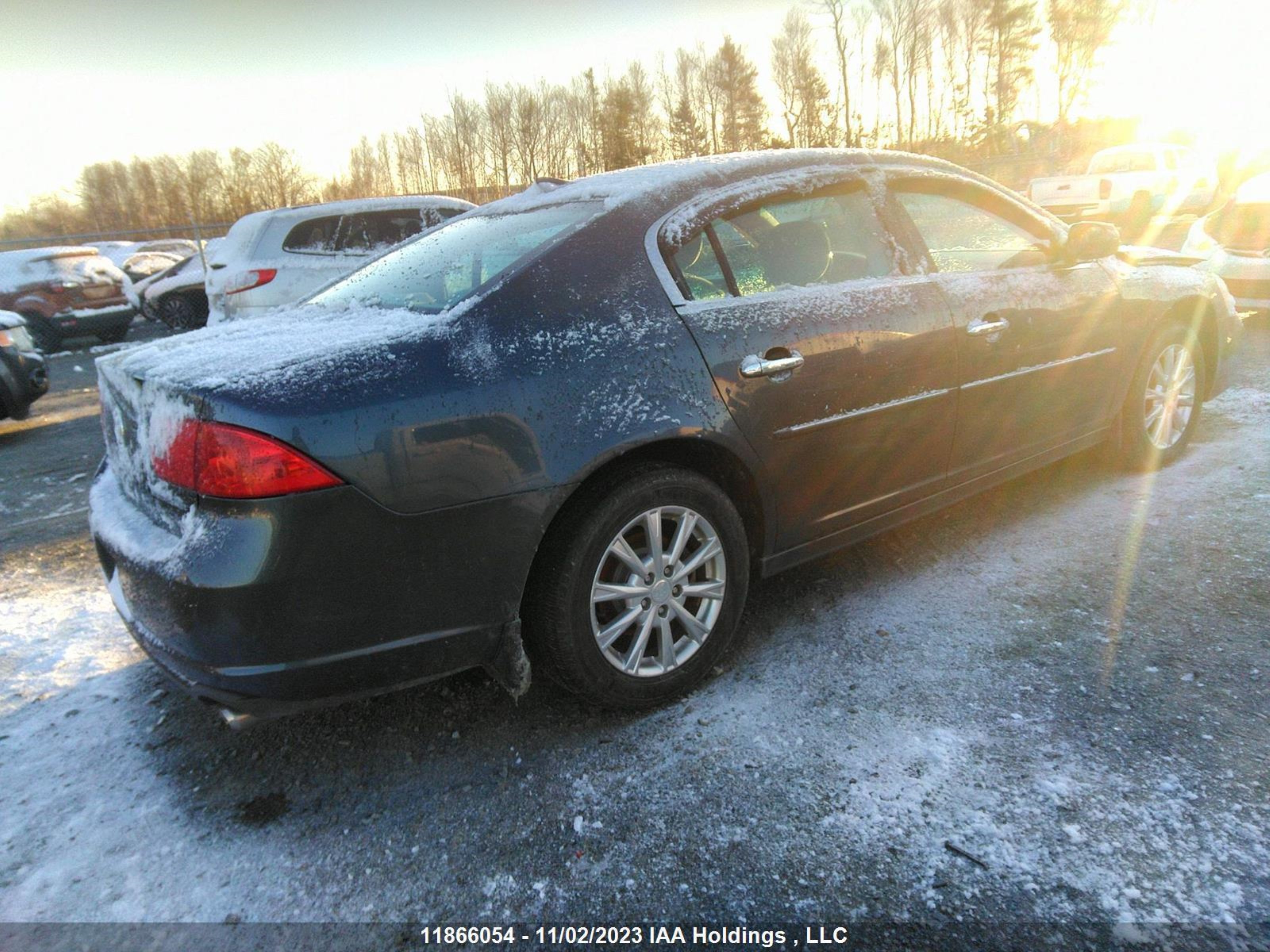 Photo 3 VIN: 1G4HA5EM6BU105268 - BUICK LUCERNE 