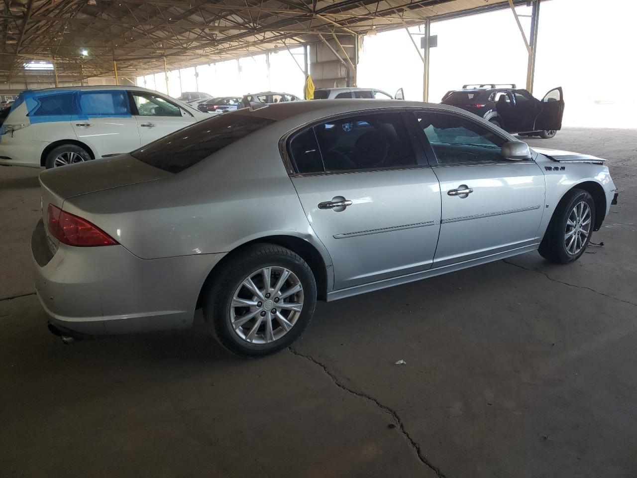 Photo 2 VIN: 1G4HB5EM6AU111065 - BUICK LUCERNE 