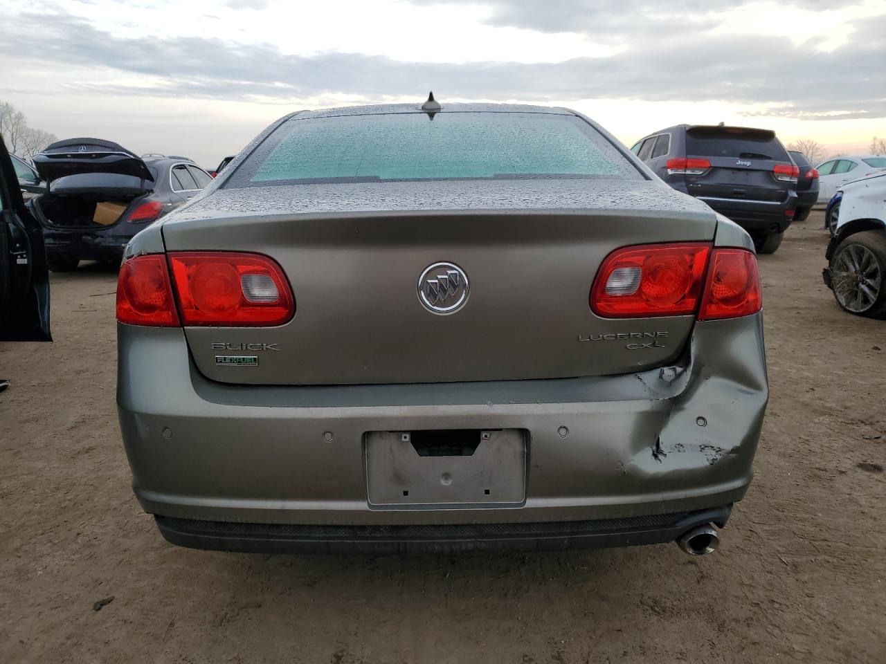 Photo 5 VIN: 1G4HC5EM0BU111206 - BUICK LUCERNE 