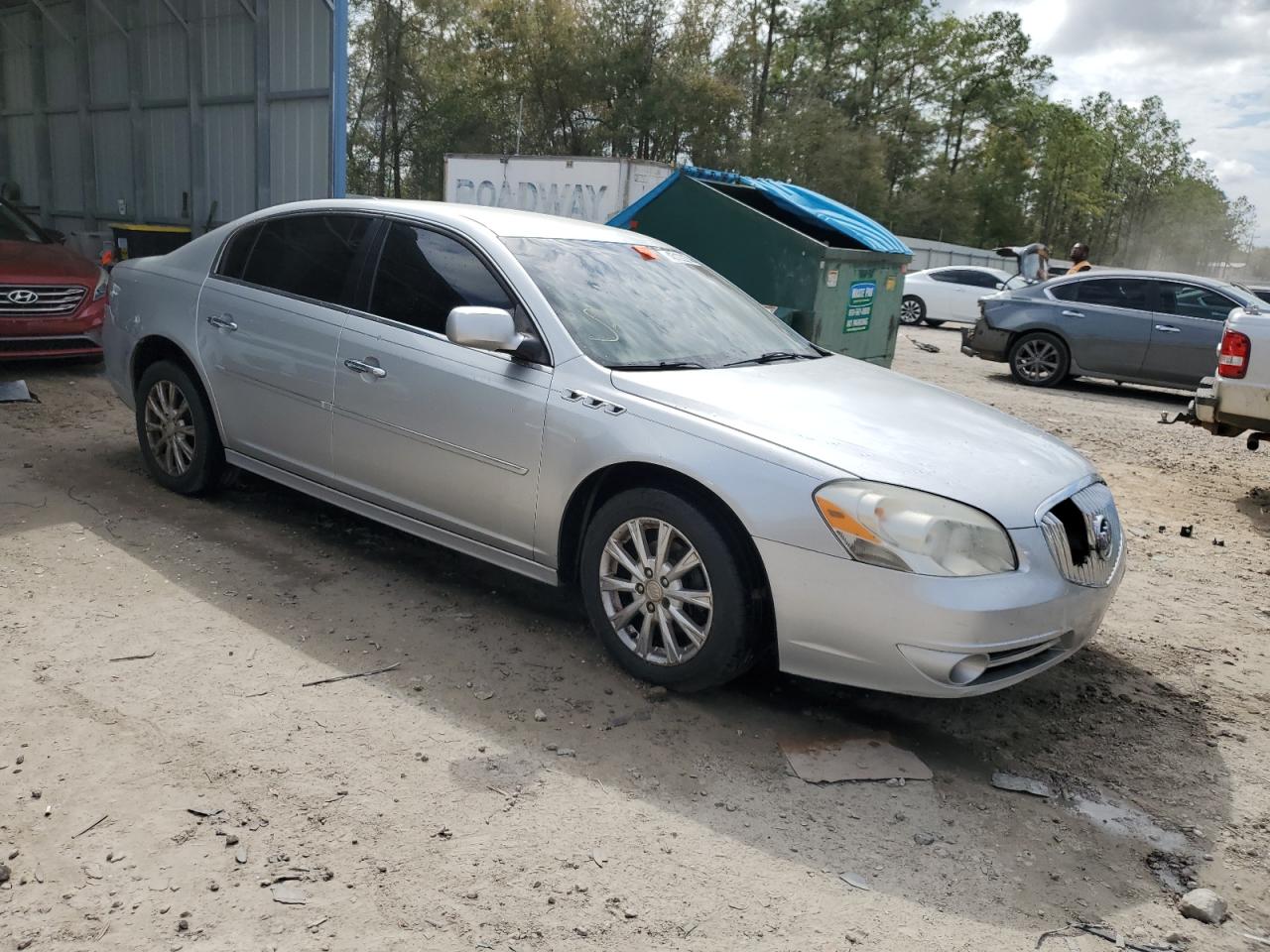 Photo 3 VIN: 1G4HC5EM2AU117653 - BUICK LUCERNE 