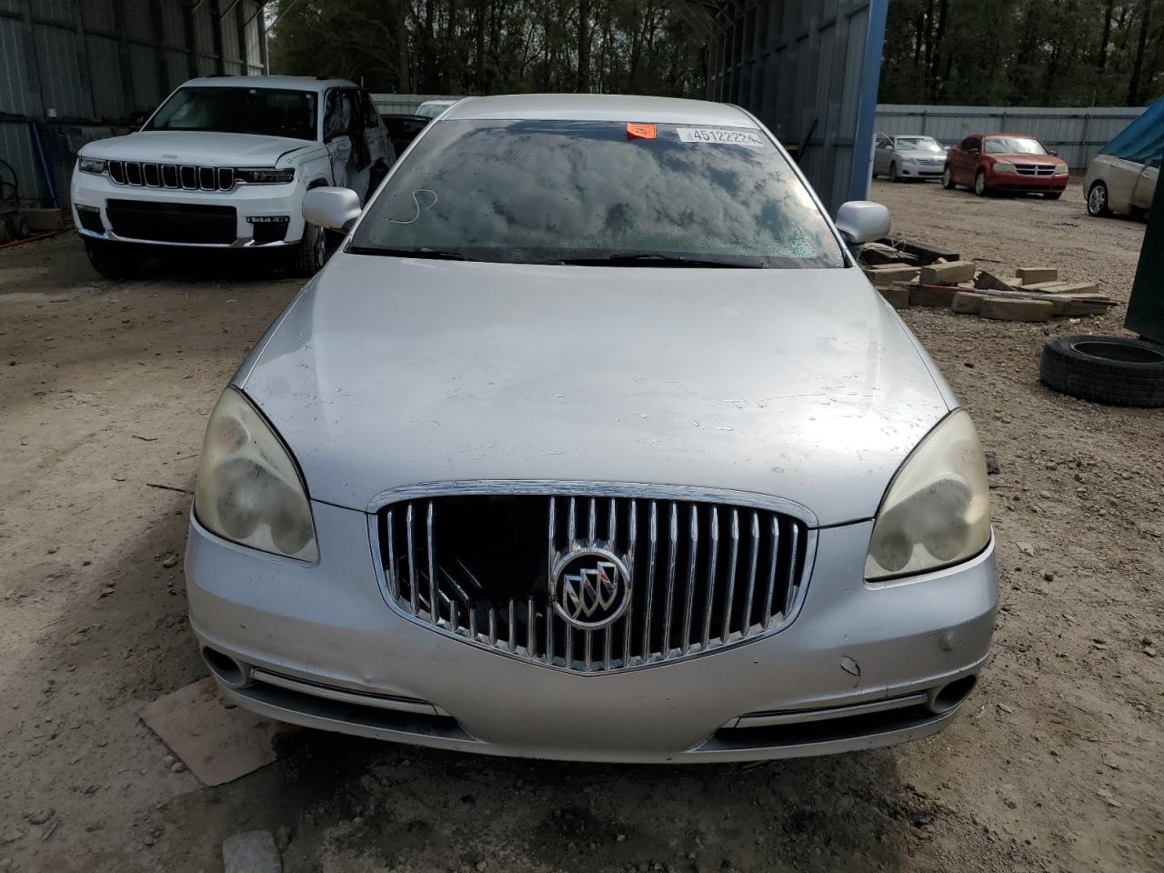 Photo 4 VIN: 1G4HC5EM2AU117653 - BUICK LUCERNE 