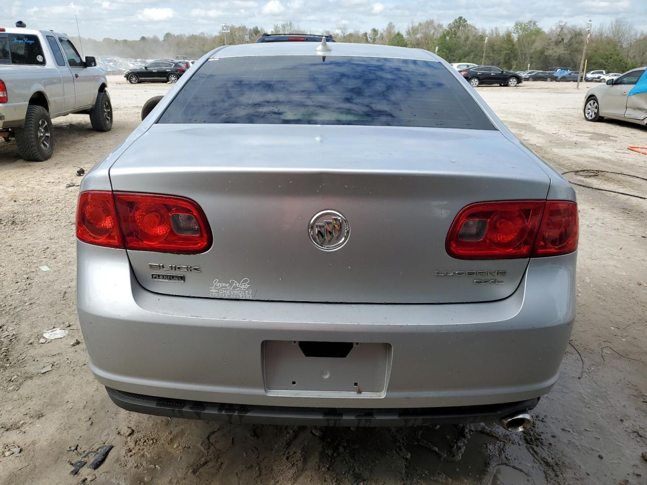 Photo 5 VIN: 1G4HC5EM2AU117653 - BUICK LUCERNE 