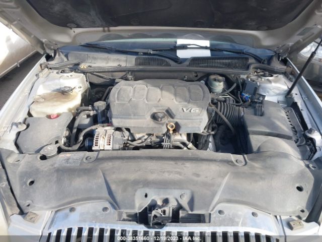 Photo 9 VIN: 1G4HC5EM4BU134813 - BUICK LUCERNE 