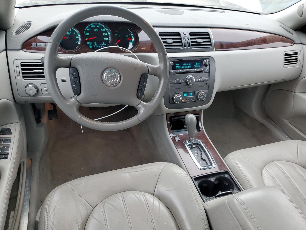 Photo 7 VIN: 1G4HC5EM4BU147447 - BUICK LUCERNE 