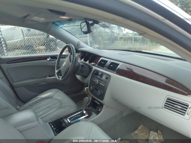 Photo 4 VIN: 1G4HC5EM5BU133685 - BUICK LUCERNE 