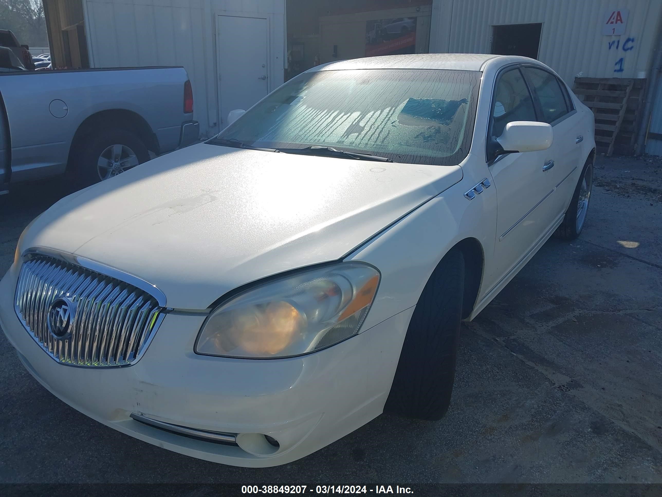 Photo 1 VIN: 1G4HC5EM5BU139700 - BUICK LUCERNE 