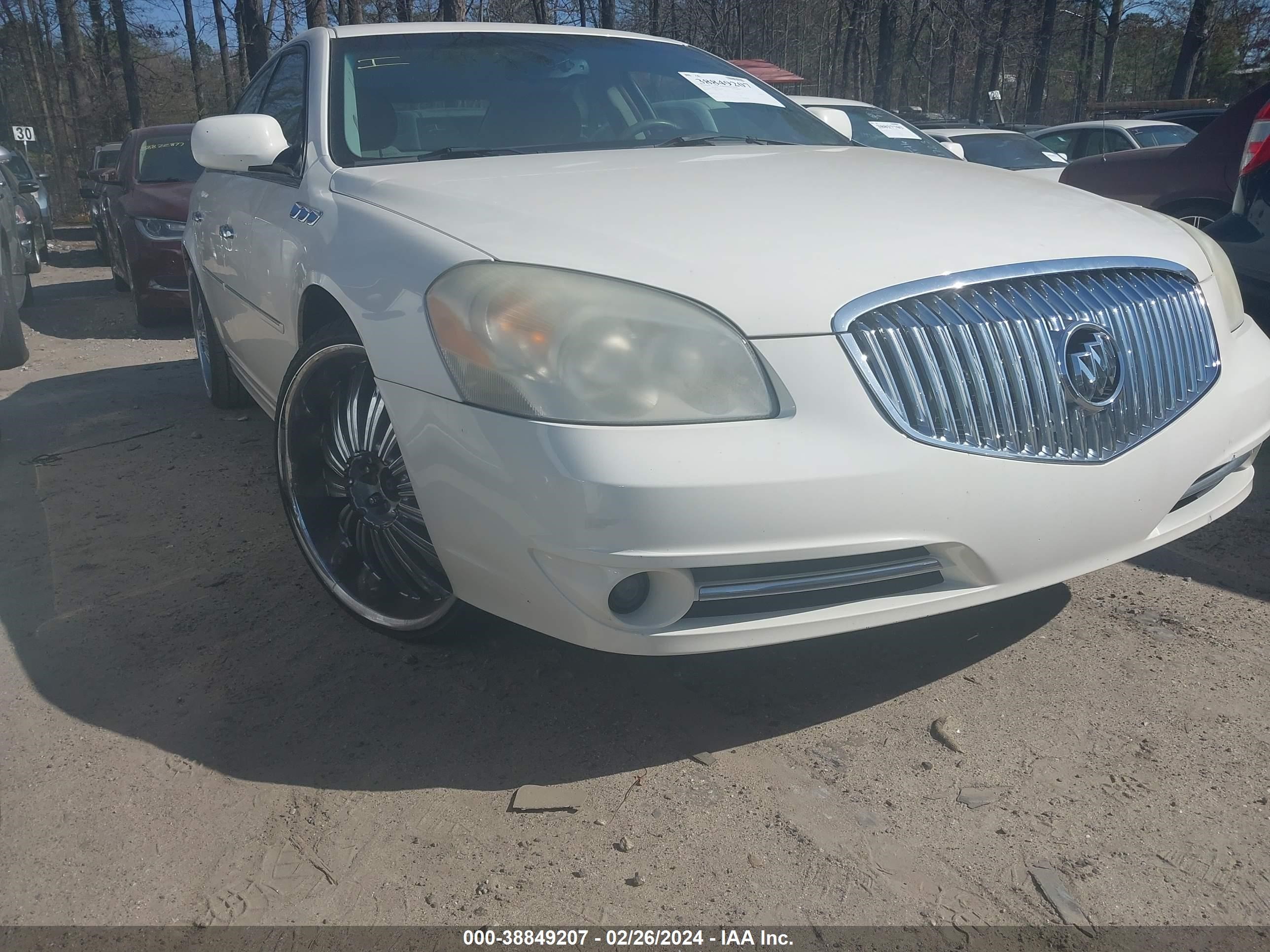 Photo 5 VIN: 1G4HC5EM5BU139700 - BUICK LUCERNE 