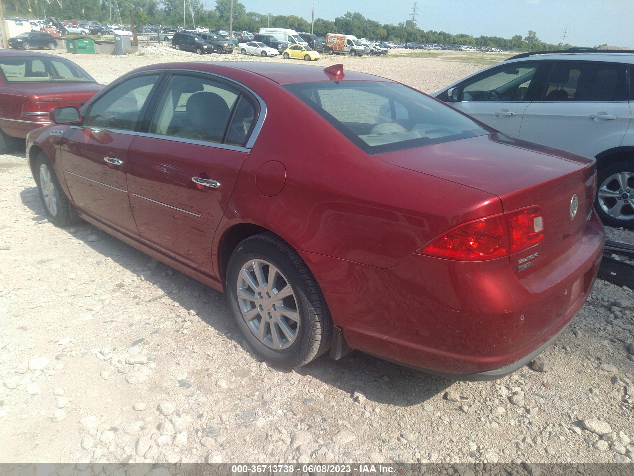 Photo 2 VIN: 1G4HC5EM6BU131105 - BUICK LUCERNE 