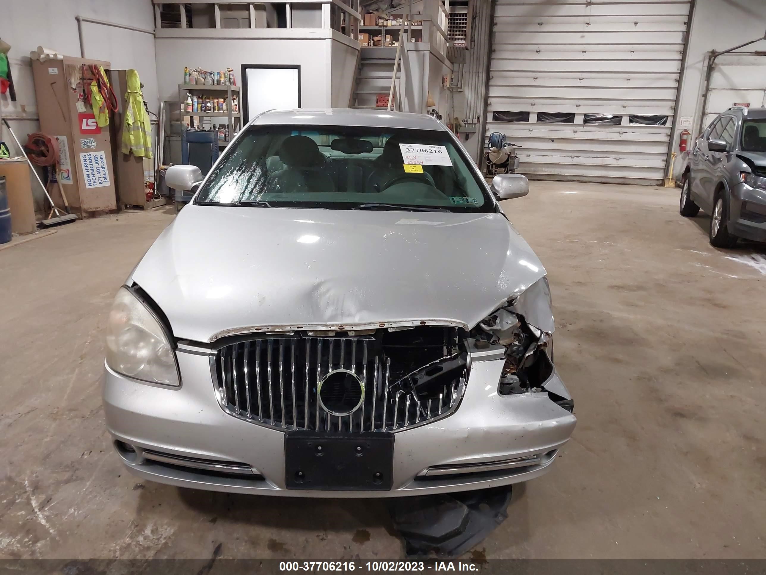 Photo 11 VIN: 1G4HC5EM6BU152701 - BUICK LUCERNE 