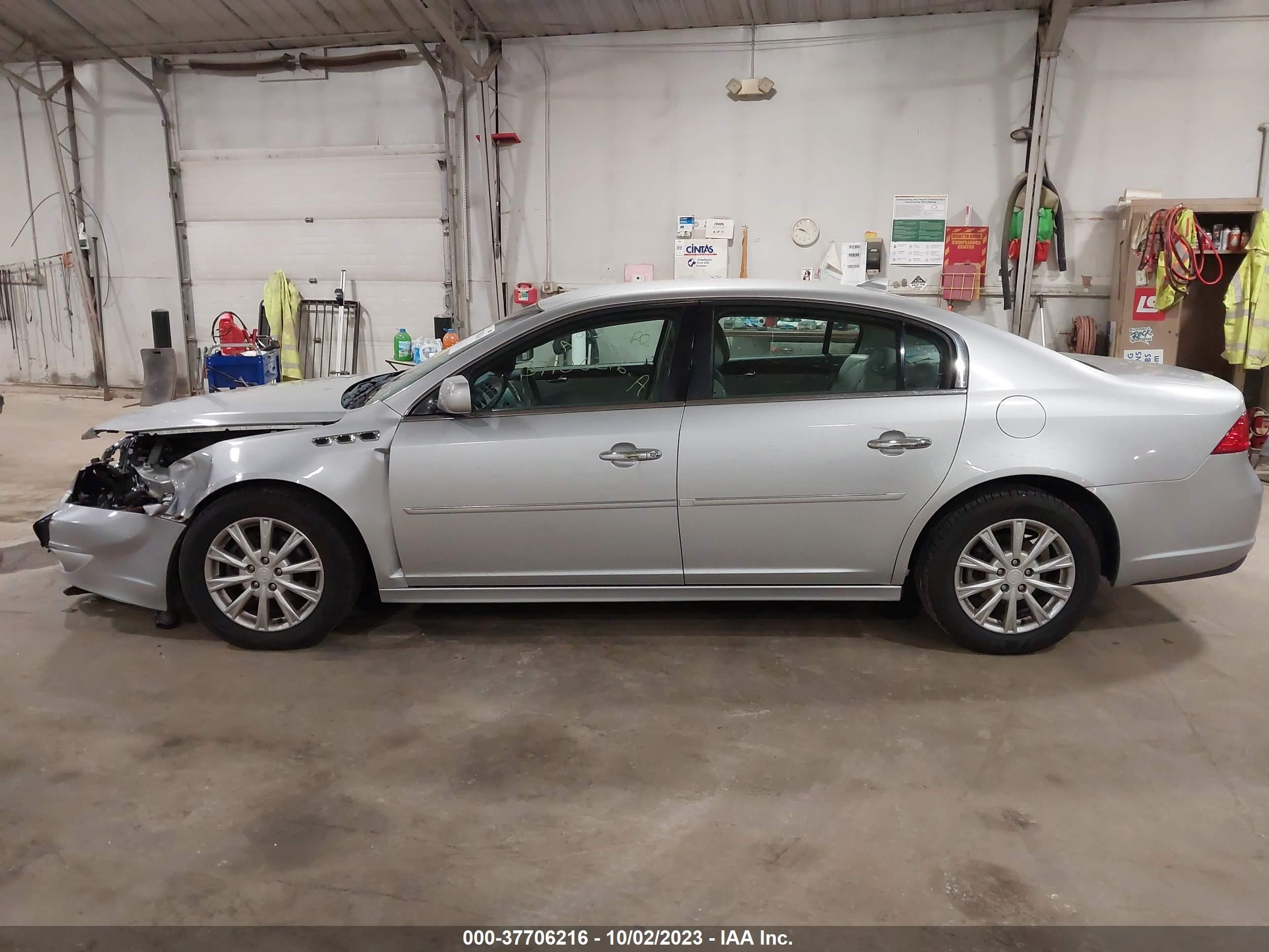 Photo 13 VIN: 1G4HC5EM6BU152701 - BUICK LUCERNE 