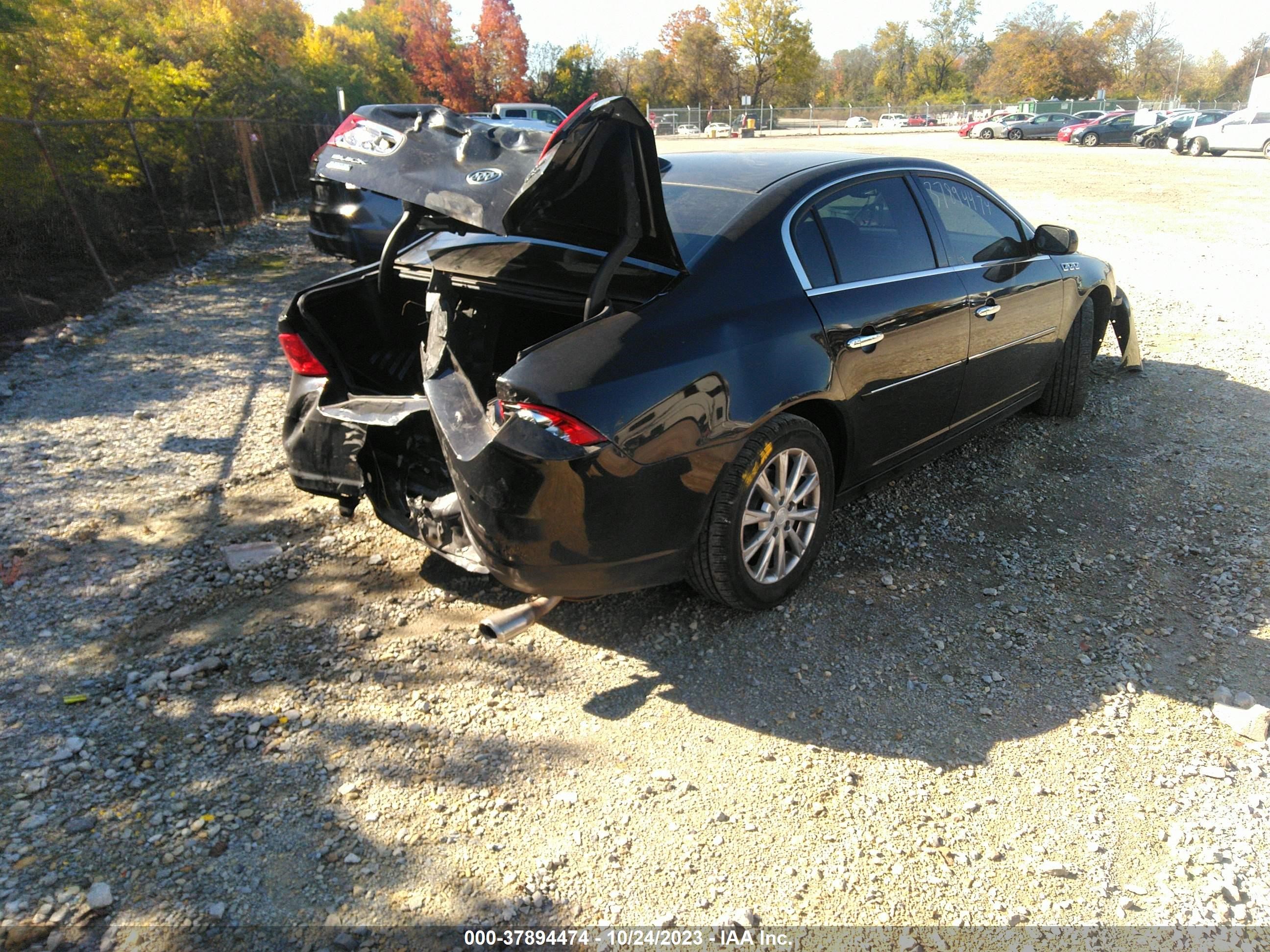 Photo 3 VIN: 1G4HC5EM8BU130201 - BUICK LUCERNE 