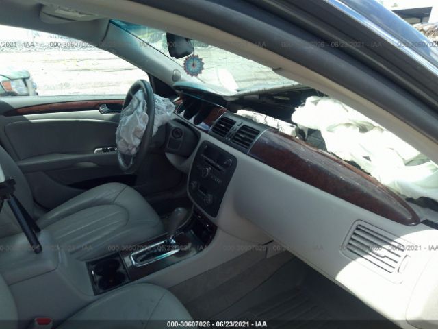 Photo 4 VIN: 1G4HC5EM8BU147273 - BUICK LUCERNE 