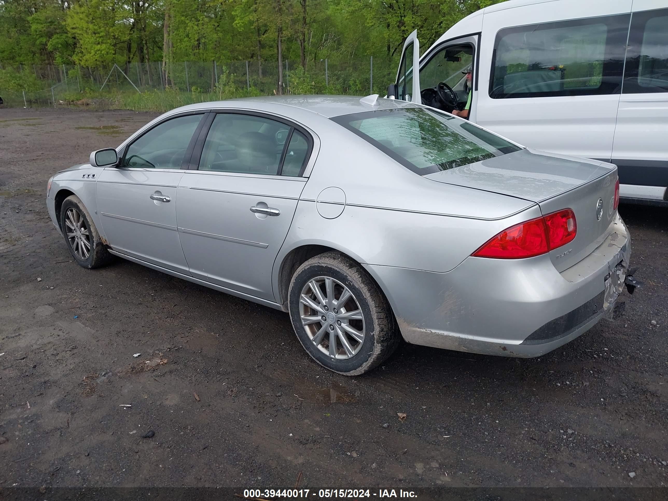 Photo 2 VIN: 1G4HD57129U105627 - BUICK LUCERNE 