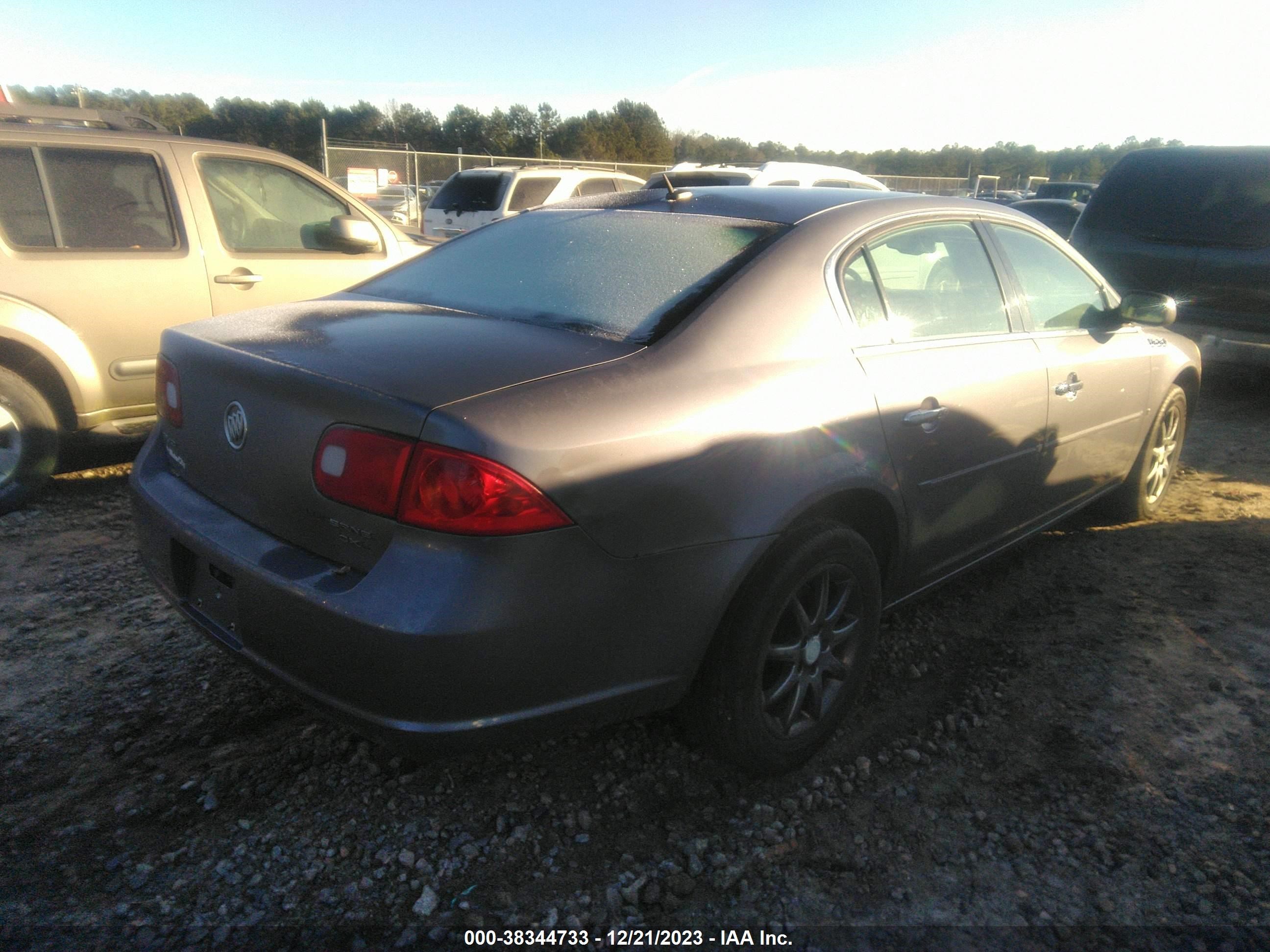 Photo 3 VIN: 1G4HD57207U220331 - BUICK LUCERNE 