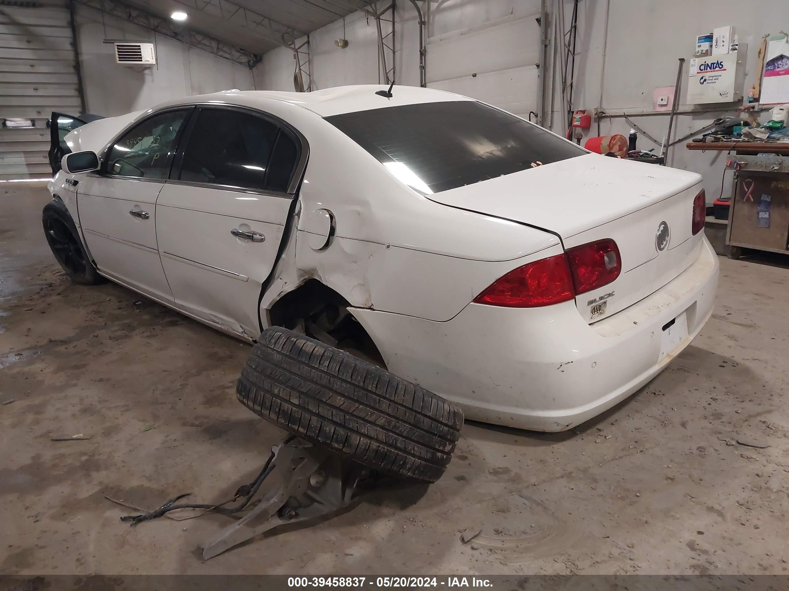 Photo 2 VIN: 1G4HD57227U222095 - BUICK LUCERNE 