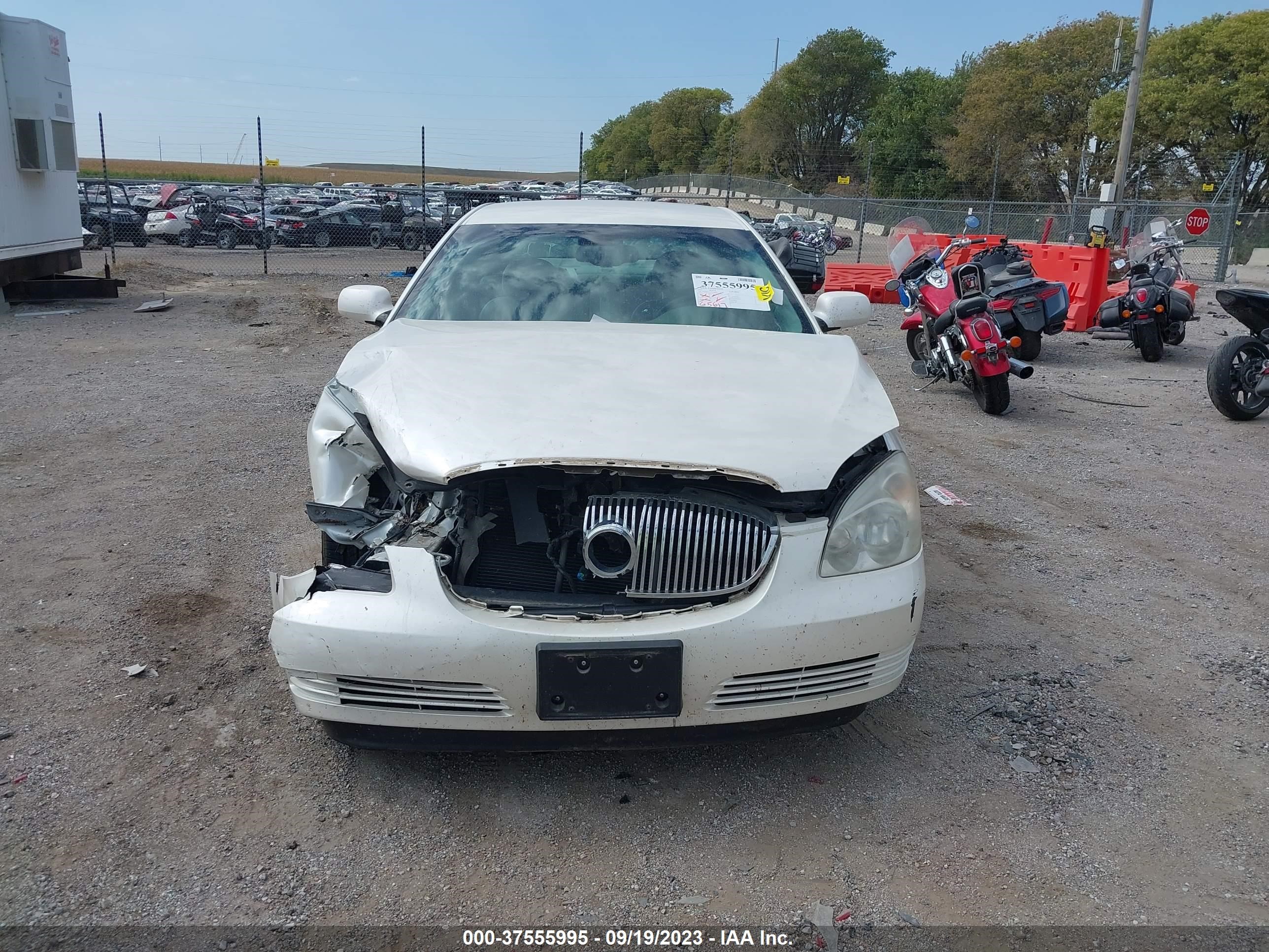 Photo 11 VIN: 1G4HD57227U229032 - BUICK LUCERNE 