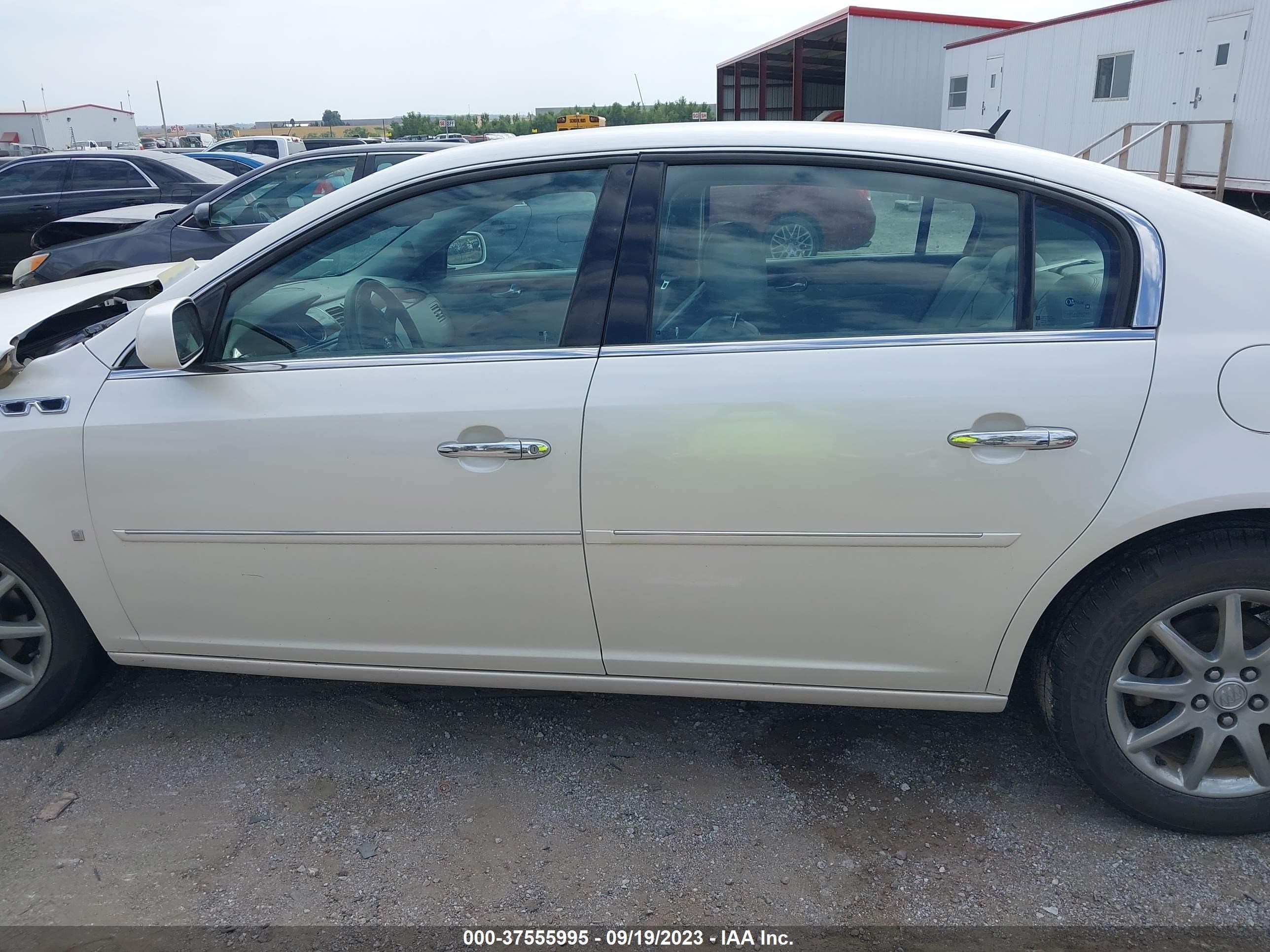 Photo 13 VIN: 1G4HD57227U229032 - BUICK LUCERNE 