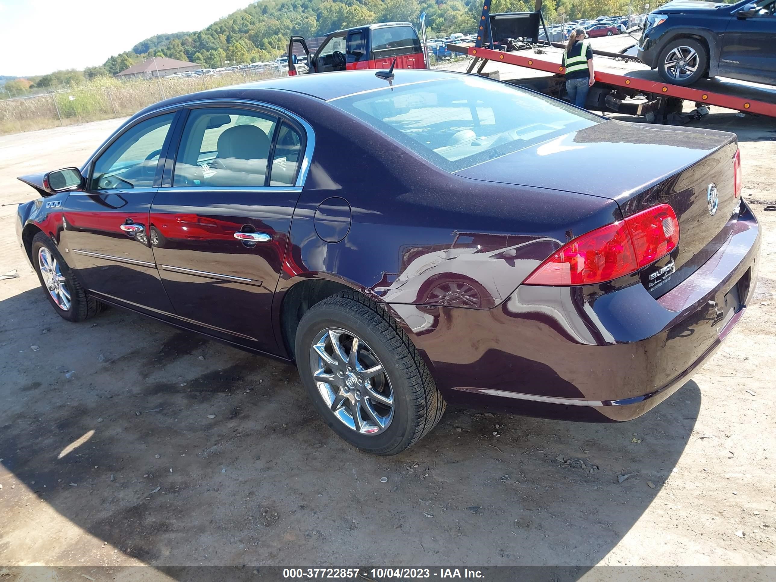 Photo 2 VIN: 1G4HD57228U127442 - BUICK LUCERNE 