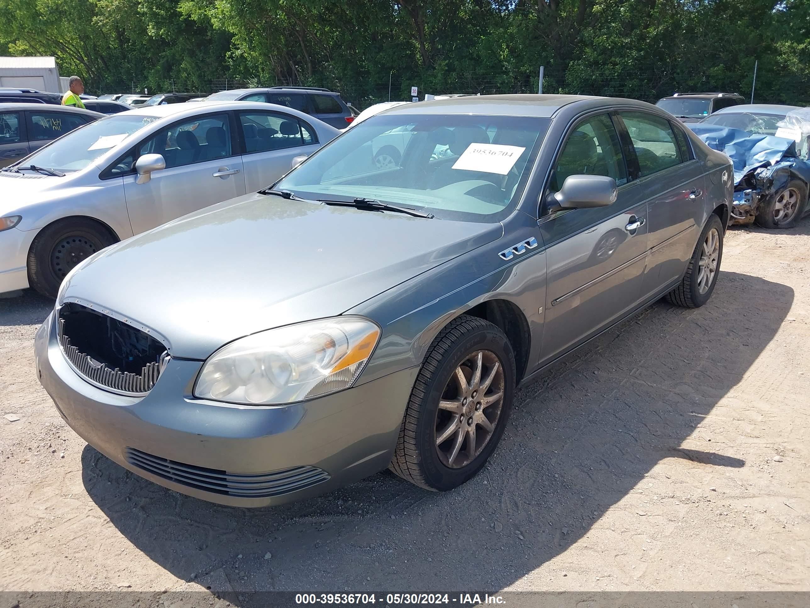 Photo 1 VIN: 1G4HD57228U132169 - BUICK LUCERNE 