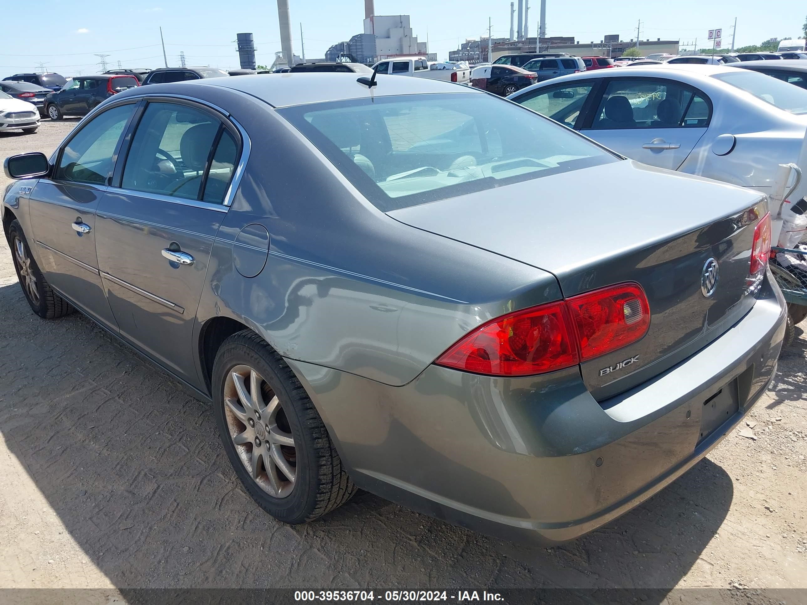 Photo 2 VIN: 1G4HD57228U132169 - BUICK LUCERNE 