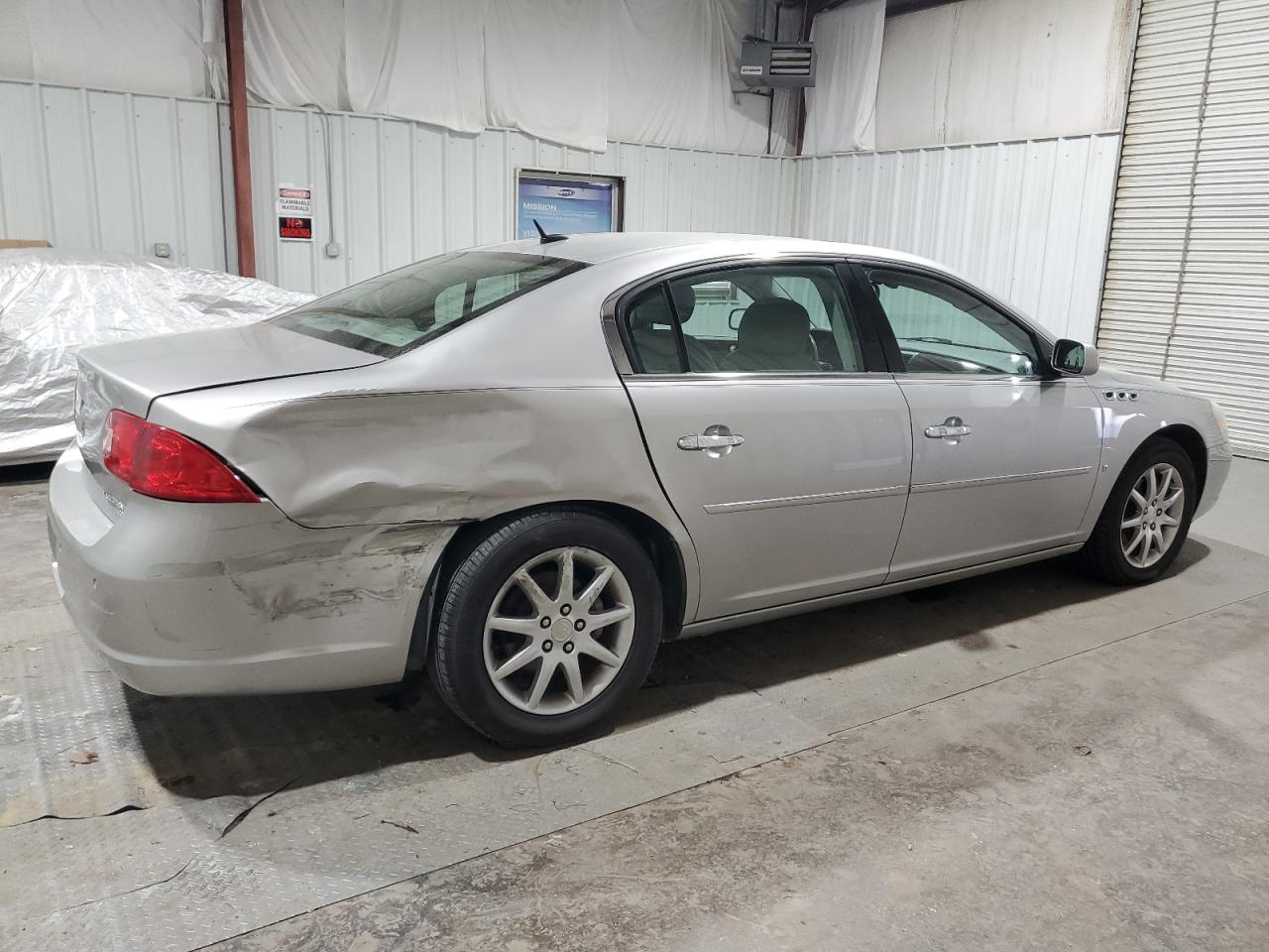 Photo 2 VIN: 1G4HD57238U113985 - BUICK LUCERNE 