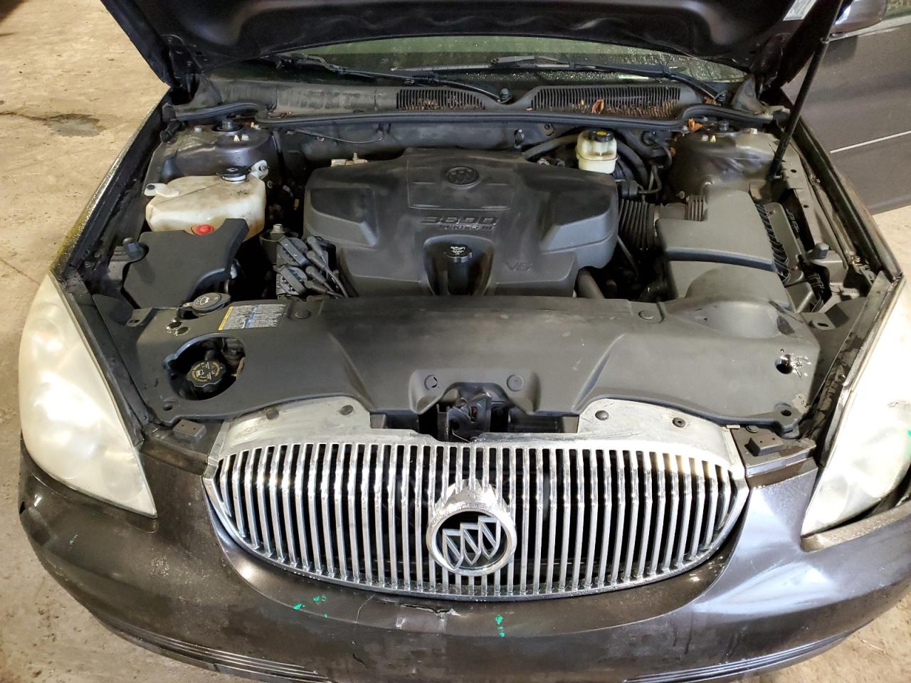 Photo 10 VIN: 1G4HD57248U117740 - BUICK LUCERNE 