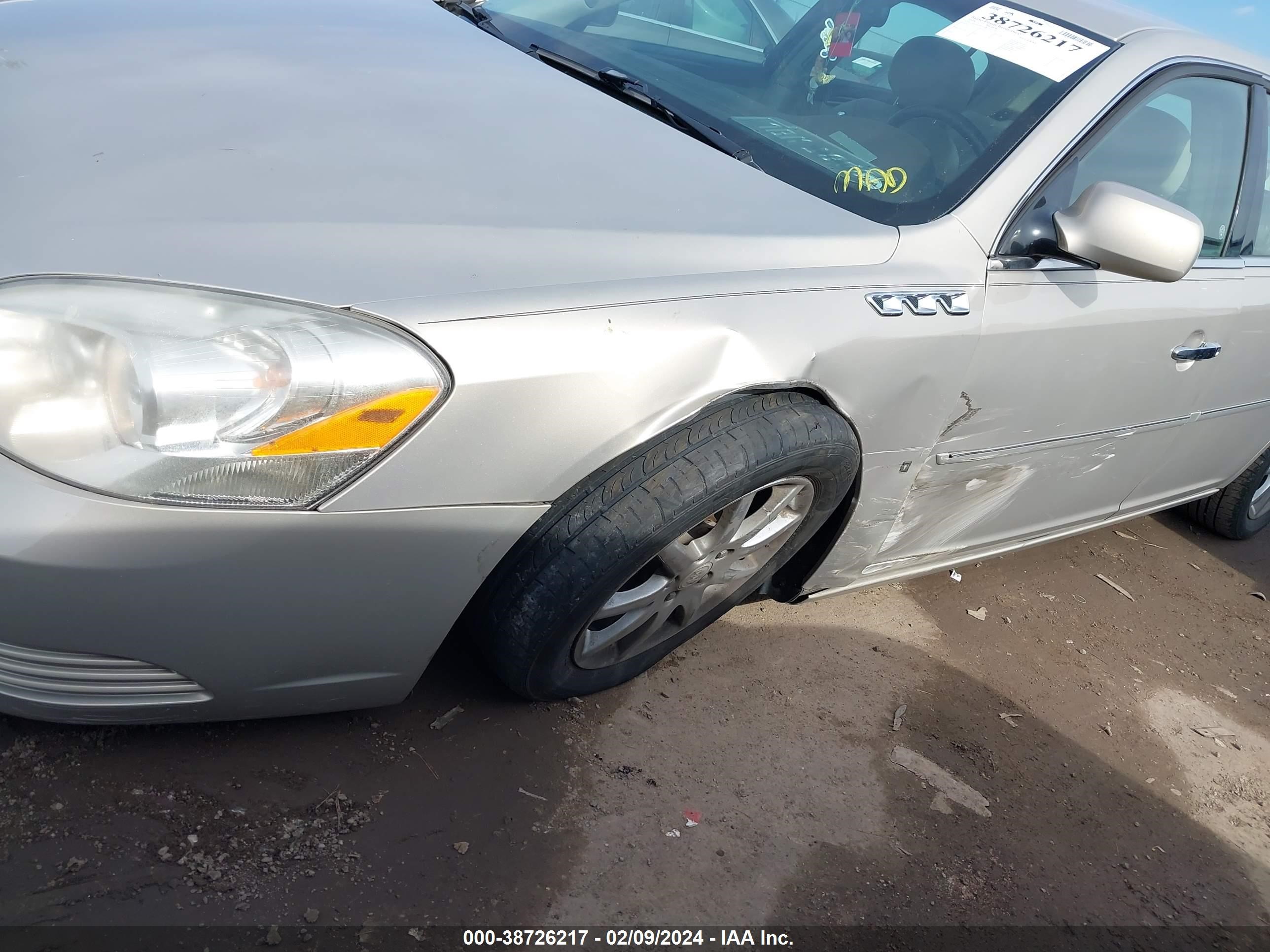 Photo 5 VIN: 1G4HD57248U165299 - BUICK LUCERNE 