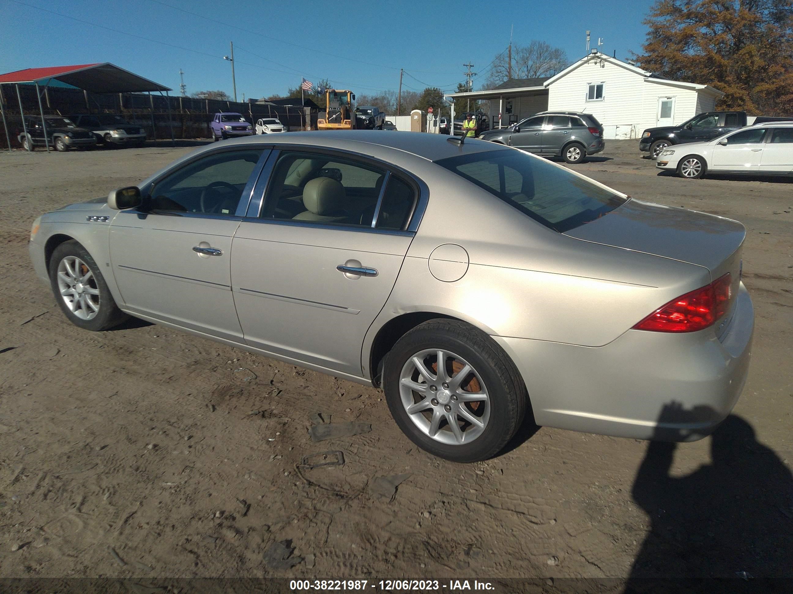 Photo 2 VIN: 1G4HD57248U167280 - BUICK LUCERNE 