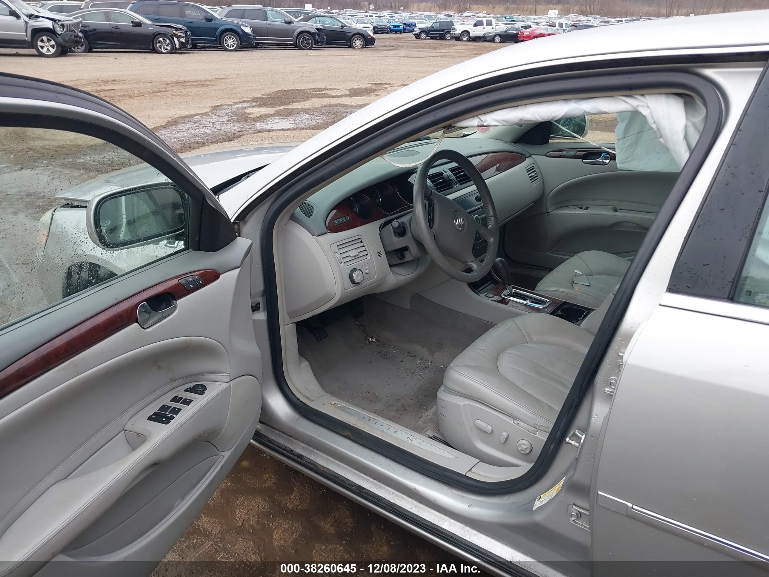 Photo 4 VIN: 1G4HD57257U116076 - BUICK LUCERNE 