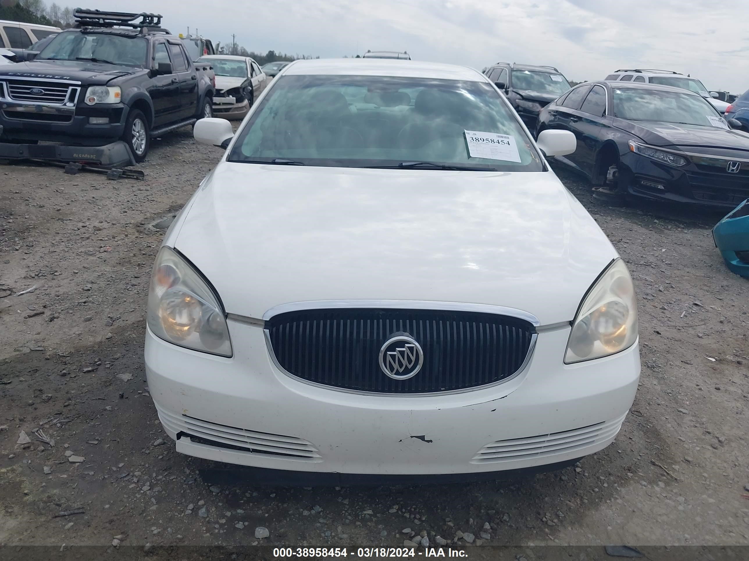 Photo 10 VIN: 1G4HD57257U173345 - BUICK LUCERNE 