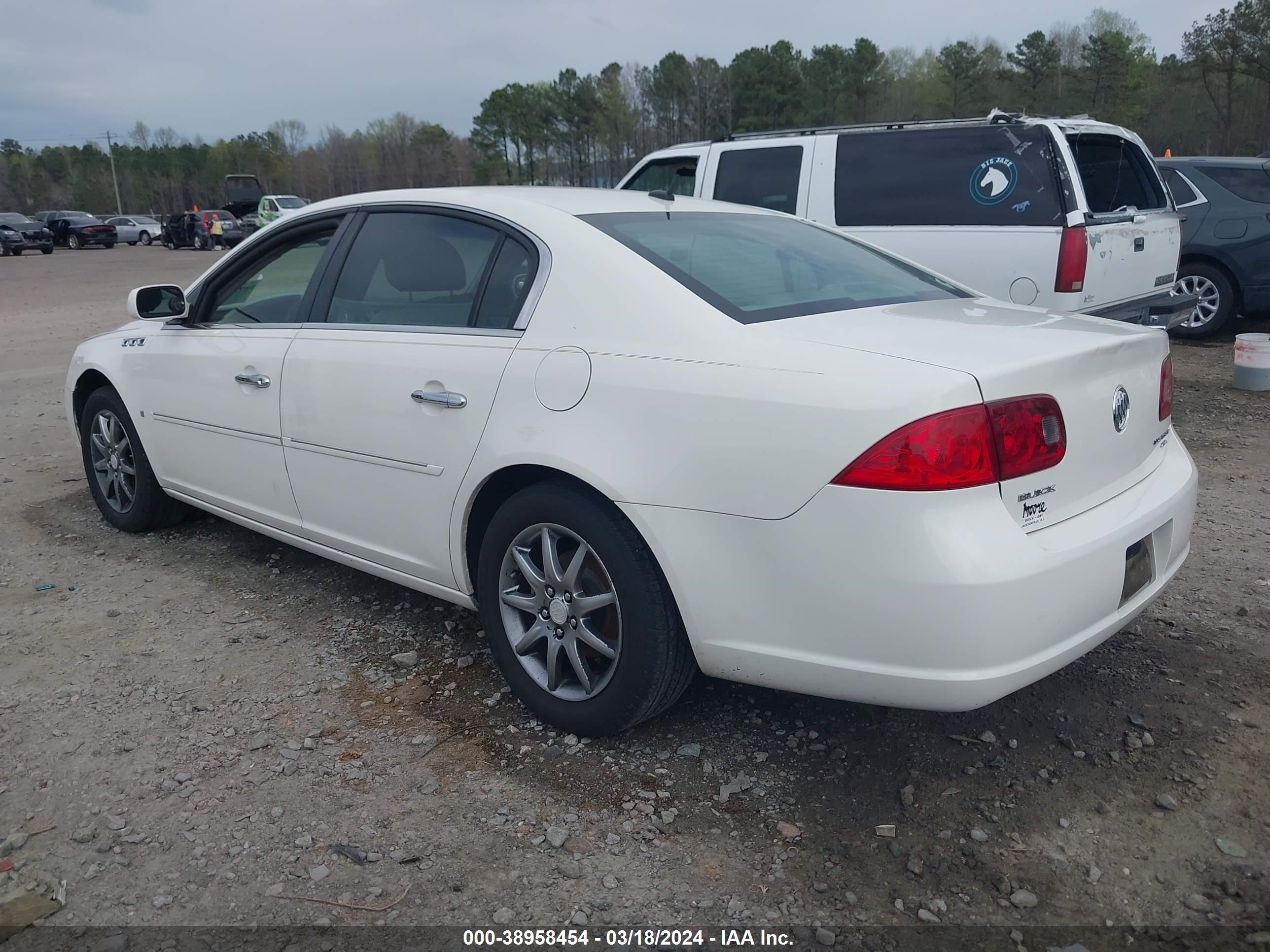 Photo 2 VIN: 1G4HD57257U173345 - BUICK LUCERNE 