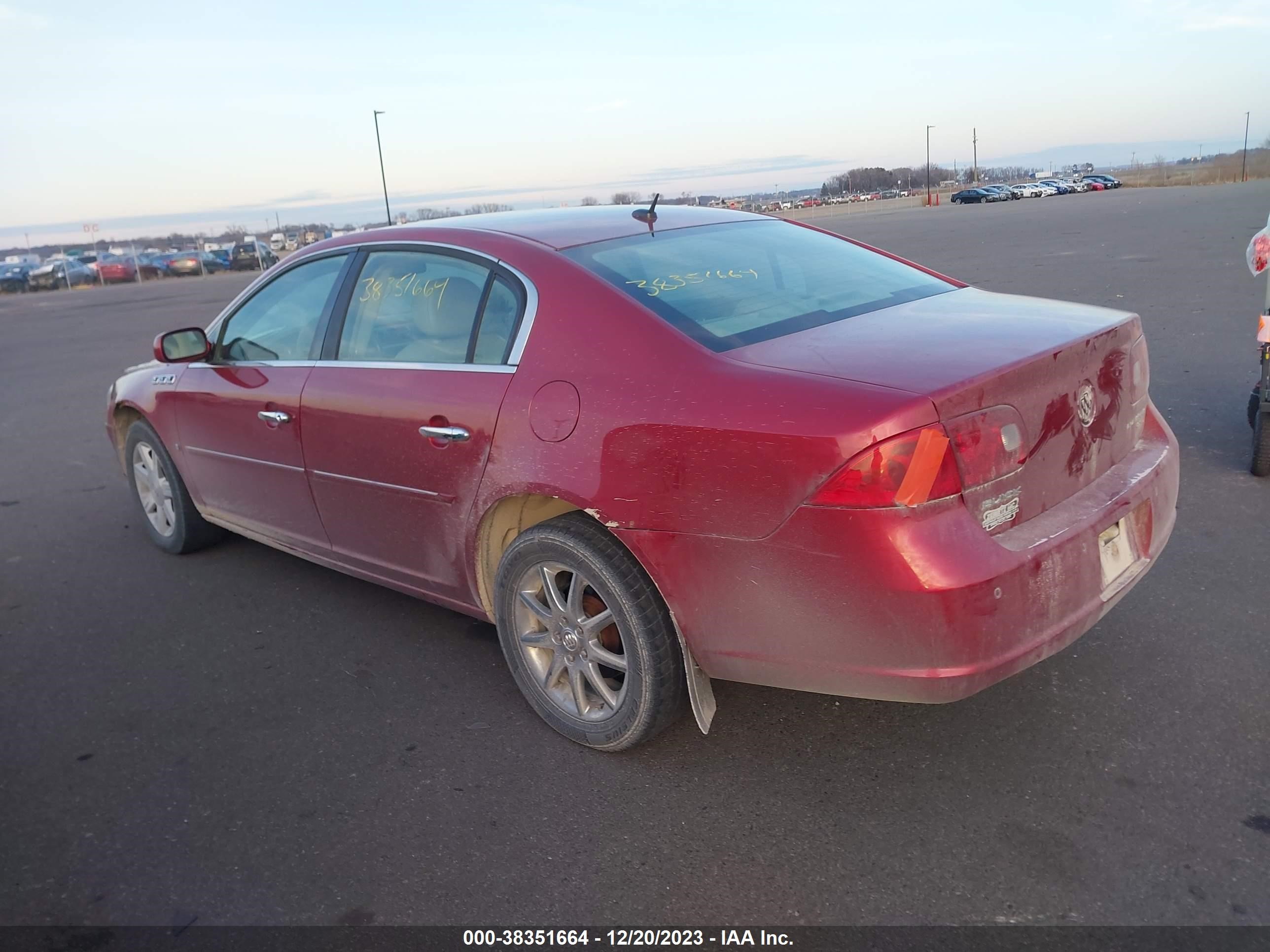 Photo 2 VIN: 1G4HD57267U116281 - BUICK LUCERNE 