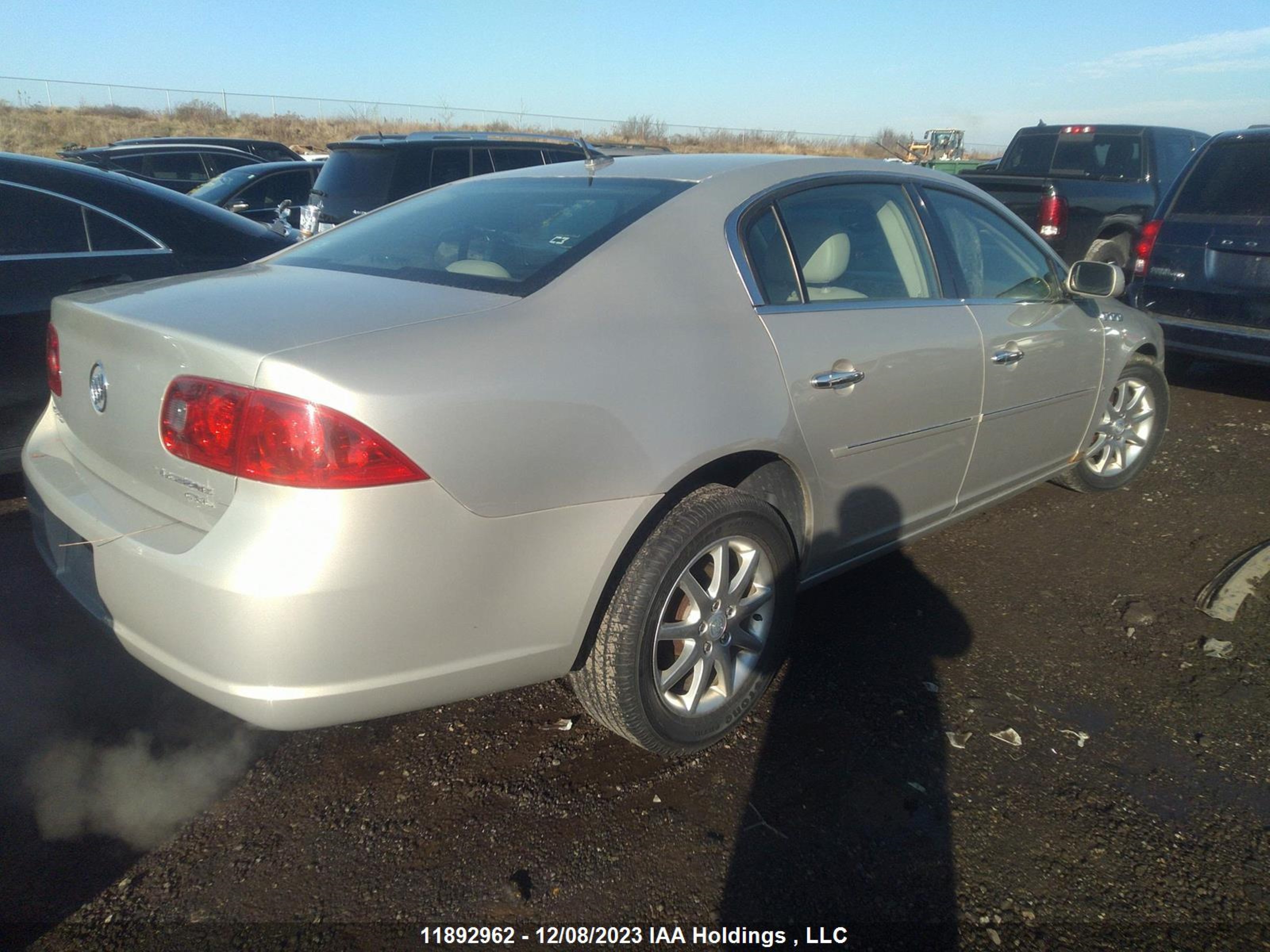 Photo 3 VIN: 1G4HD57278U115982 - BUICK LUCERNE 