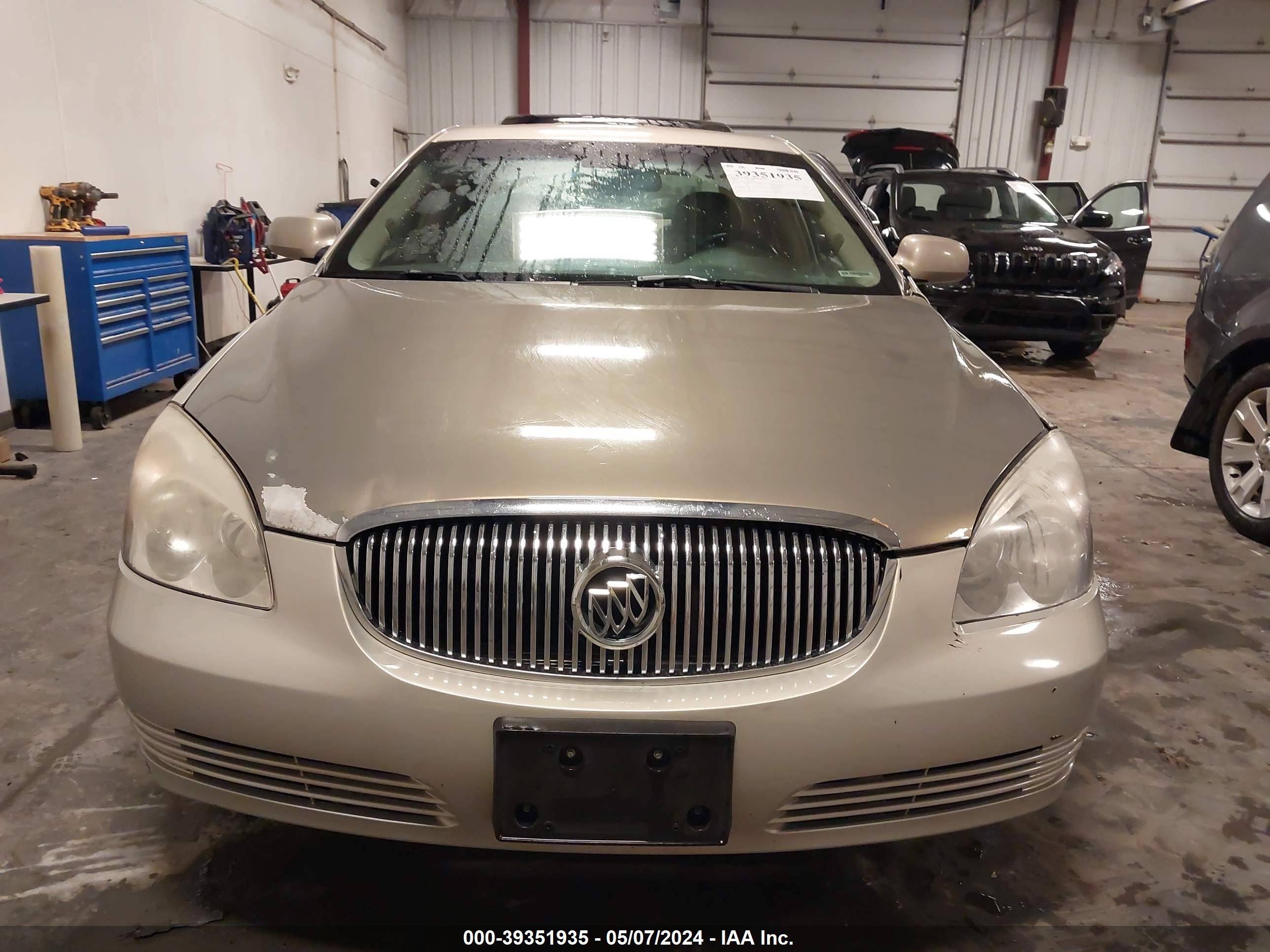 Photo 10 VIN: 1G4HD57278U130174 - BUICK LUCERNE 