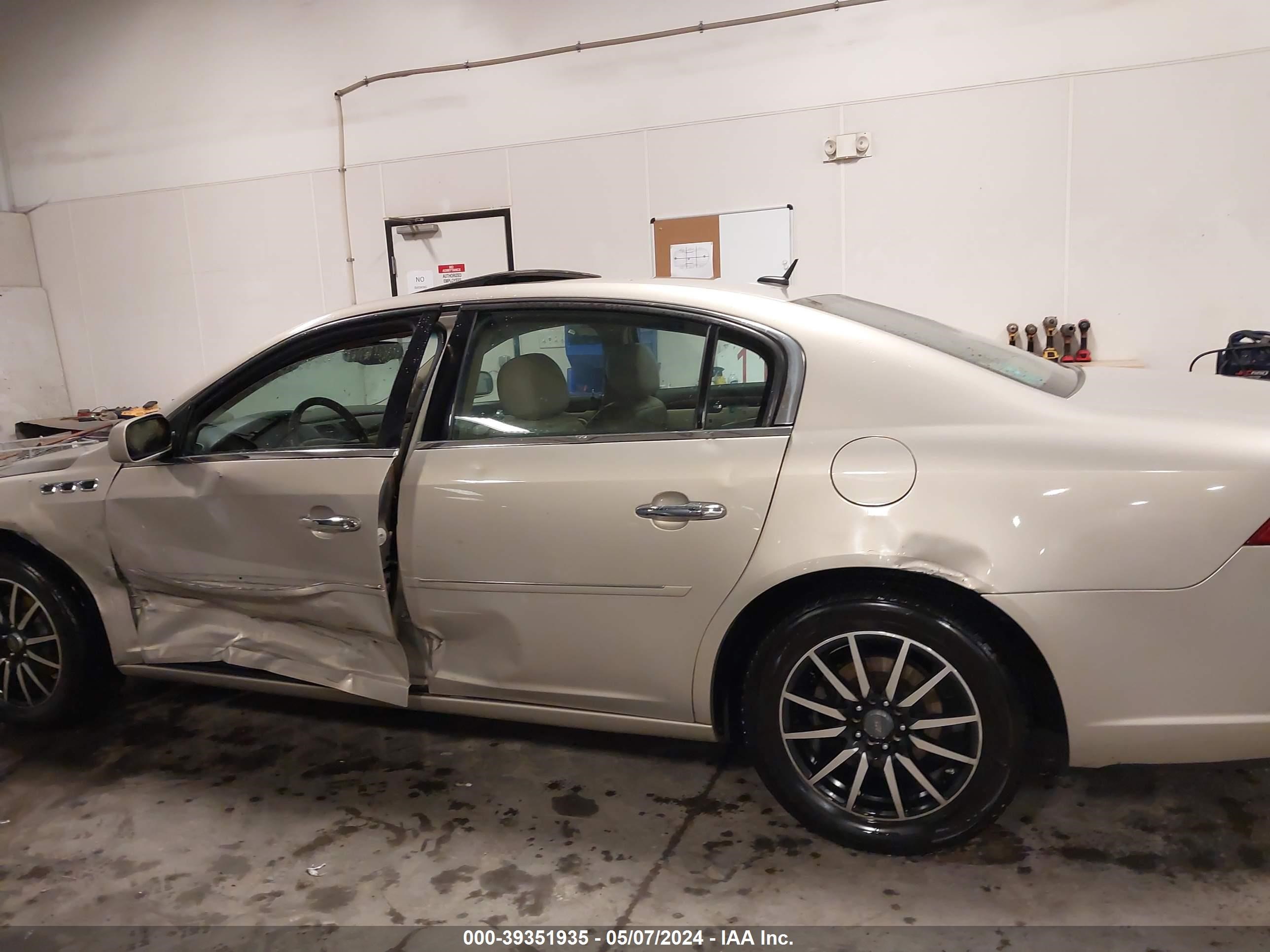 Photo 12 VIN: 1G4HD57278U130174 - BUICK LUCERNE 