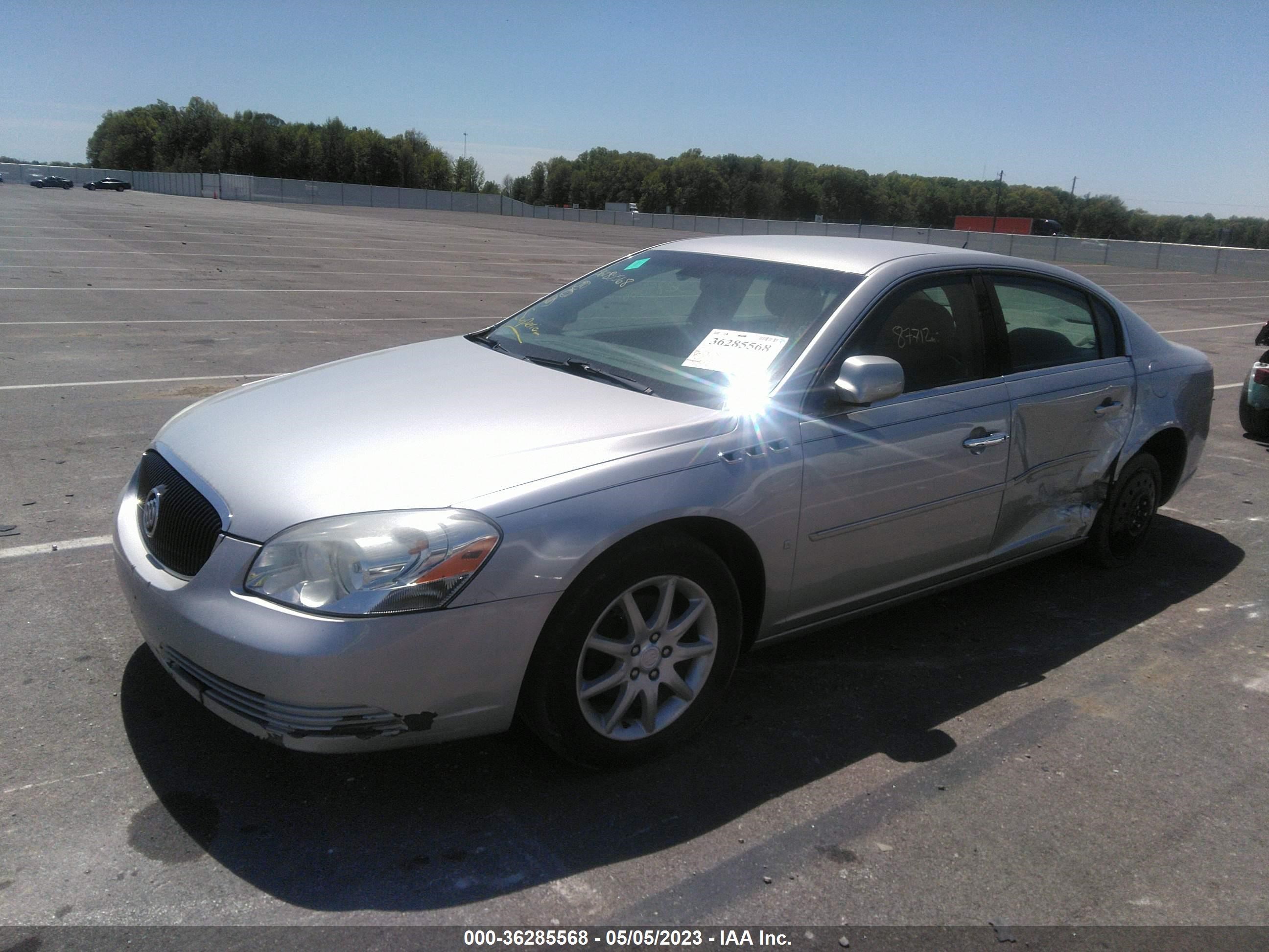 Photo 1 VIN: 1G4HD57278U152904 - BUICK LUCERNE 